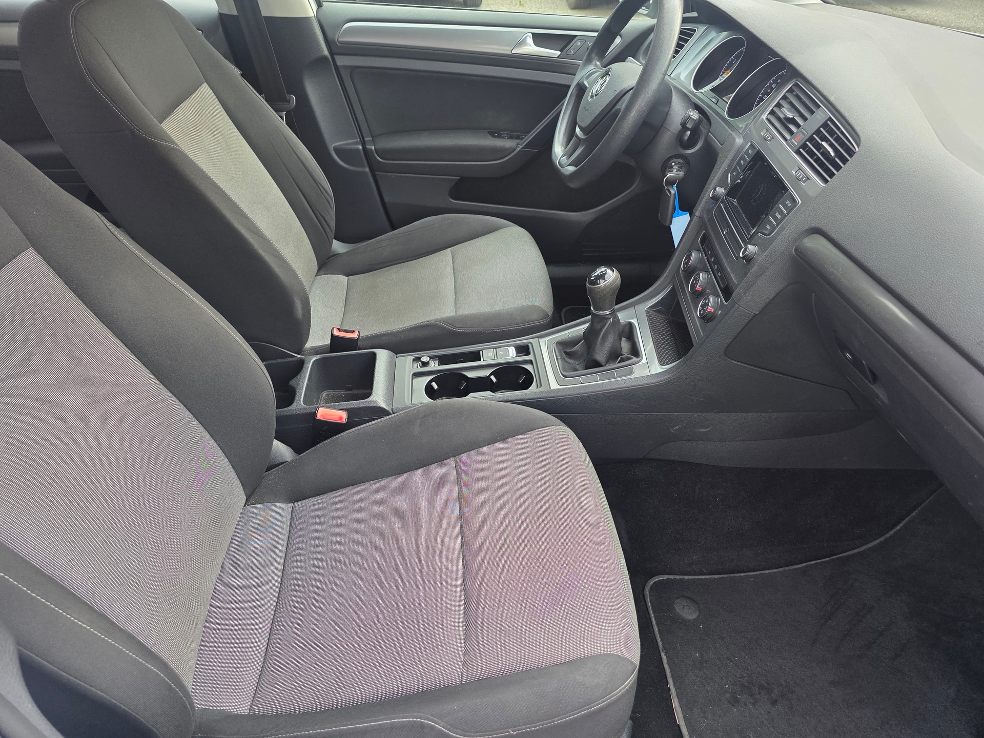 VW Golf 1.2 TSI Trendline-image-1
