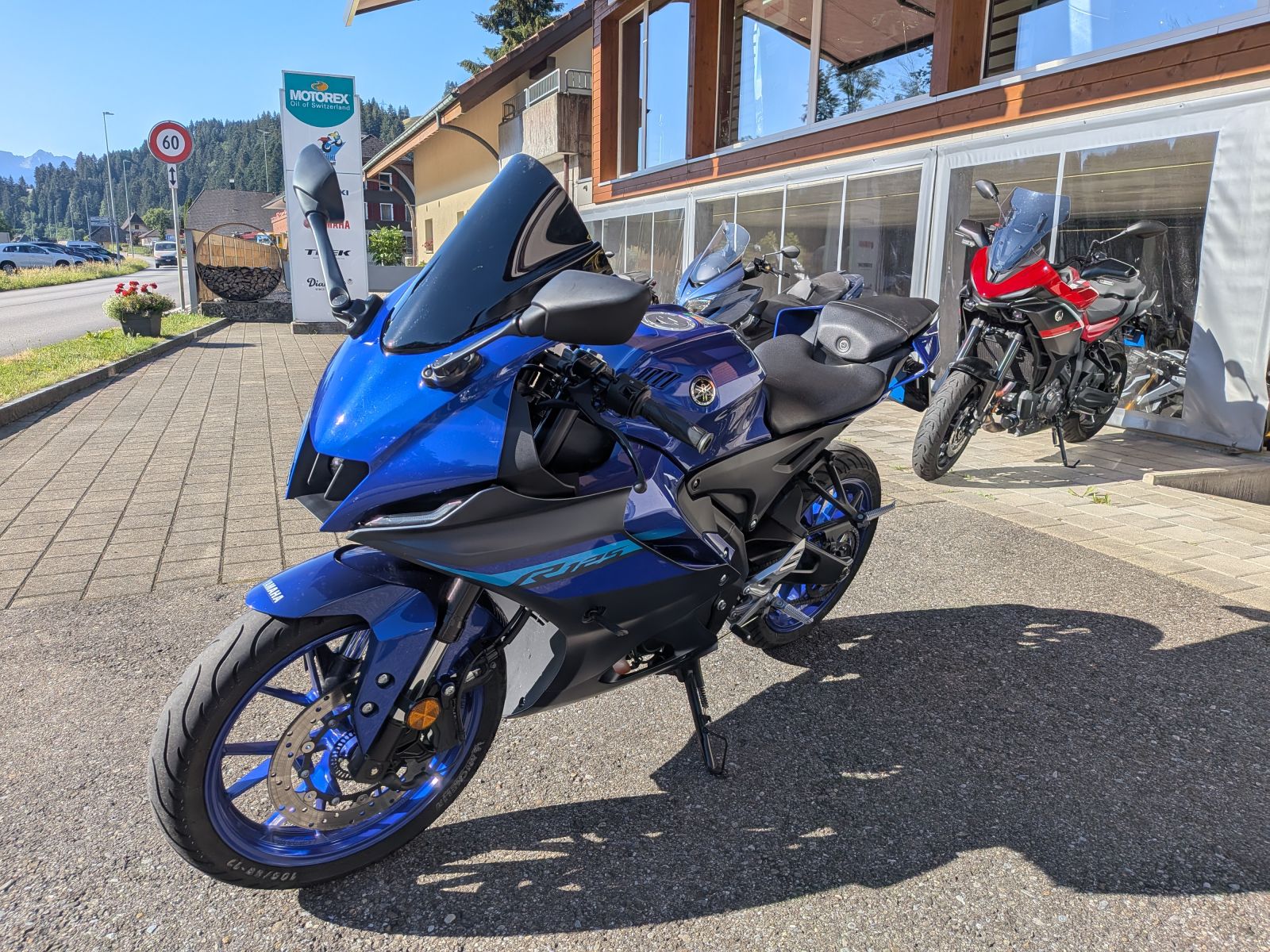 YAMAHA YZF-R 125 ABS-image-2