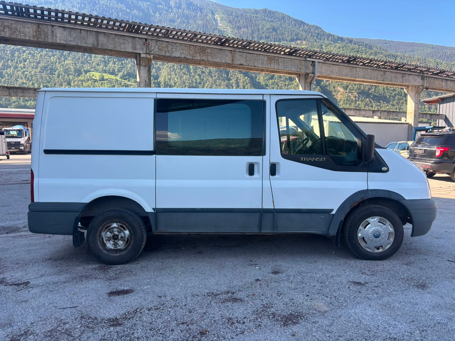FORD Transit 2.2 TDCi 260 S Trend-image-2