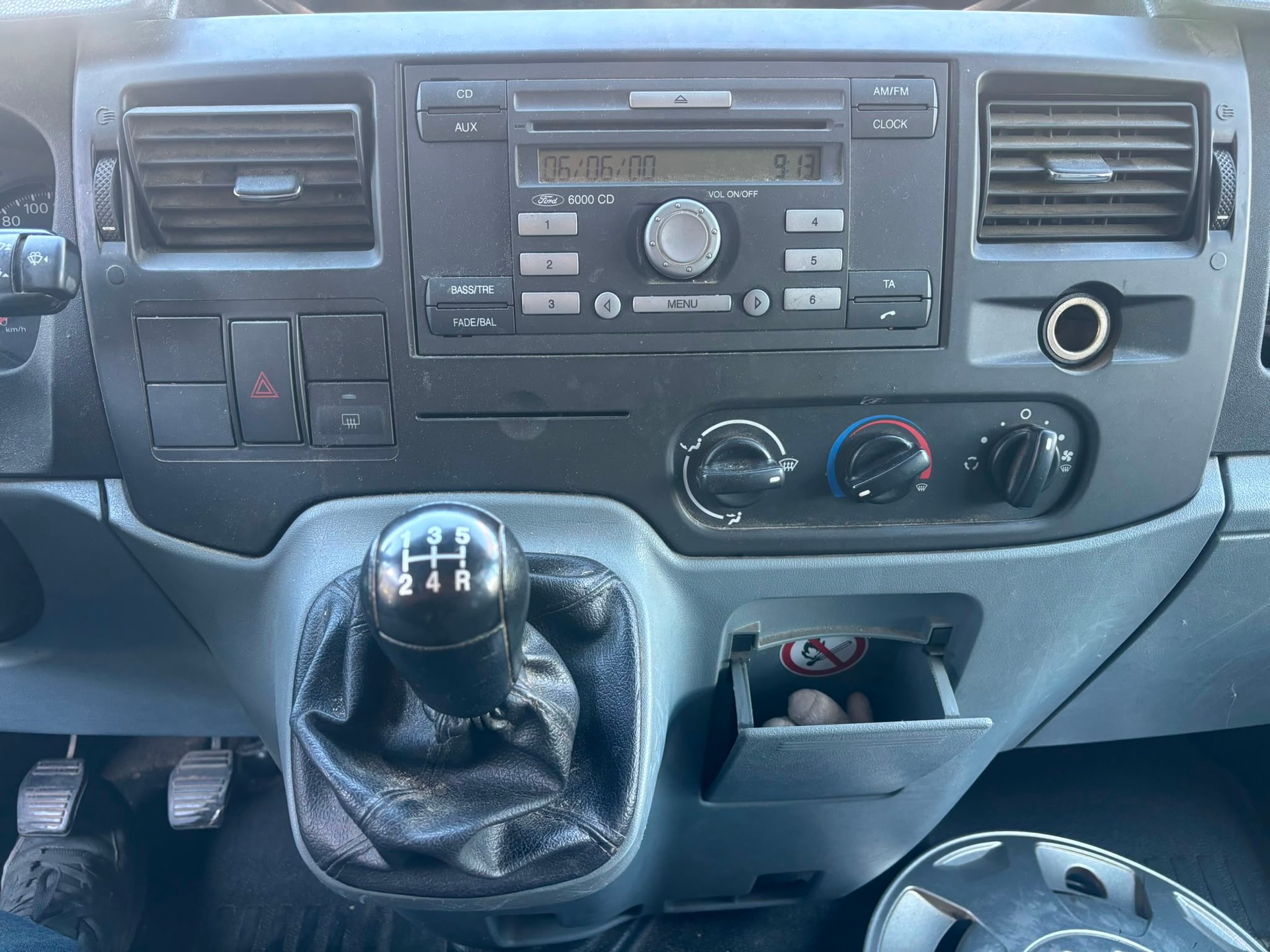 FORD Transit 2.2 TDCi 260 S Trend-image-4