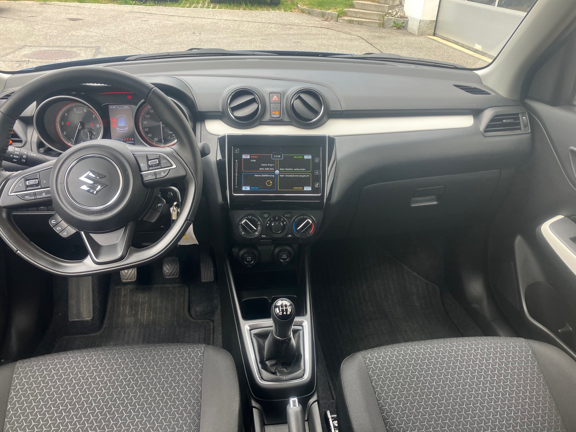 SUZUKI Swift 1.2 Compact + 4x4 Hybrid-image-3