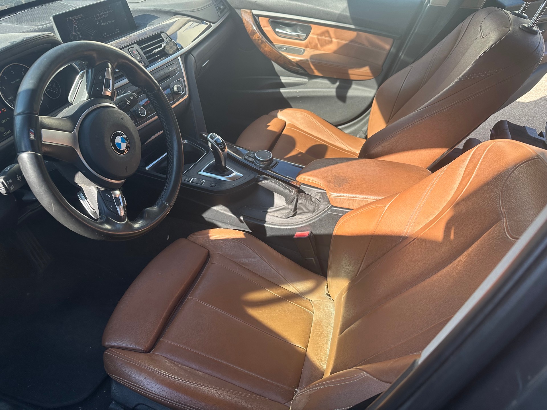 BMW 335d xDrive Touring Modern Line Steptronic-image-10