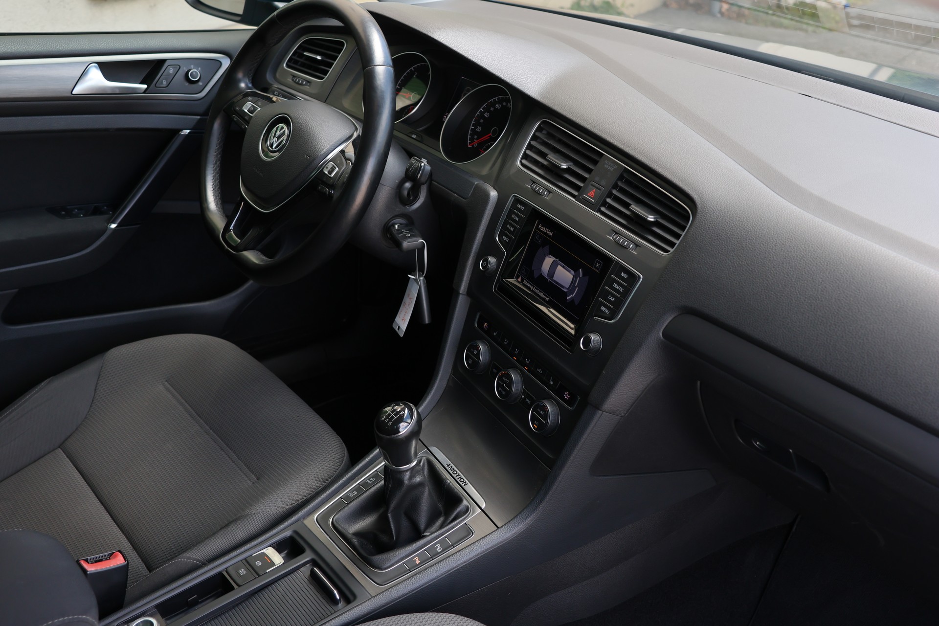 VW Golf 2.0 TDI Comfortline 4Motion-image-7