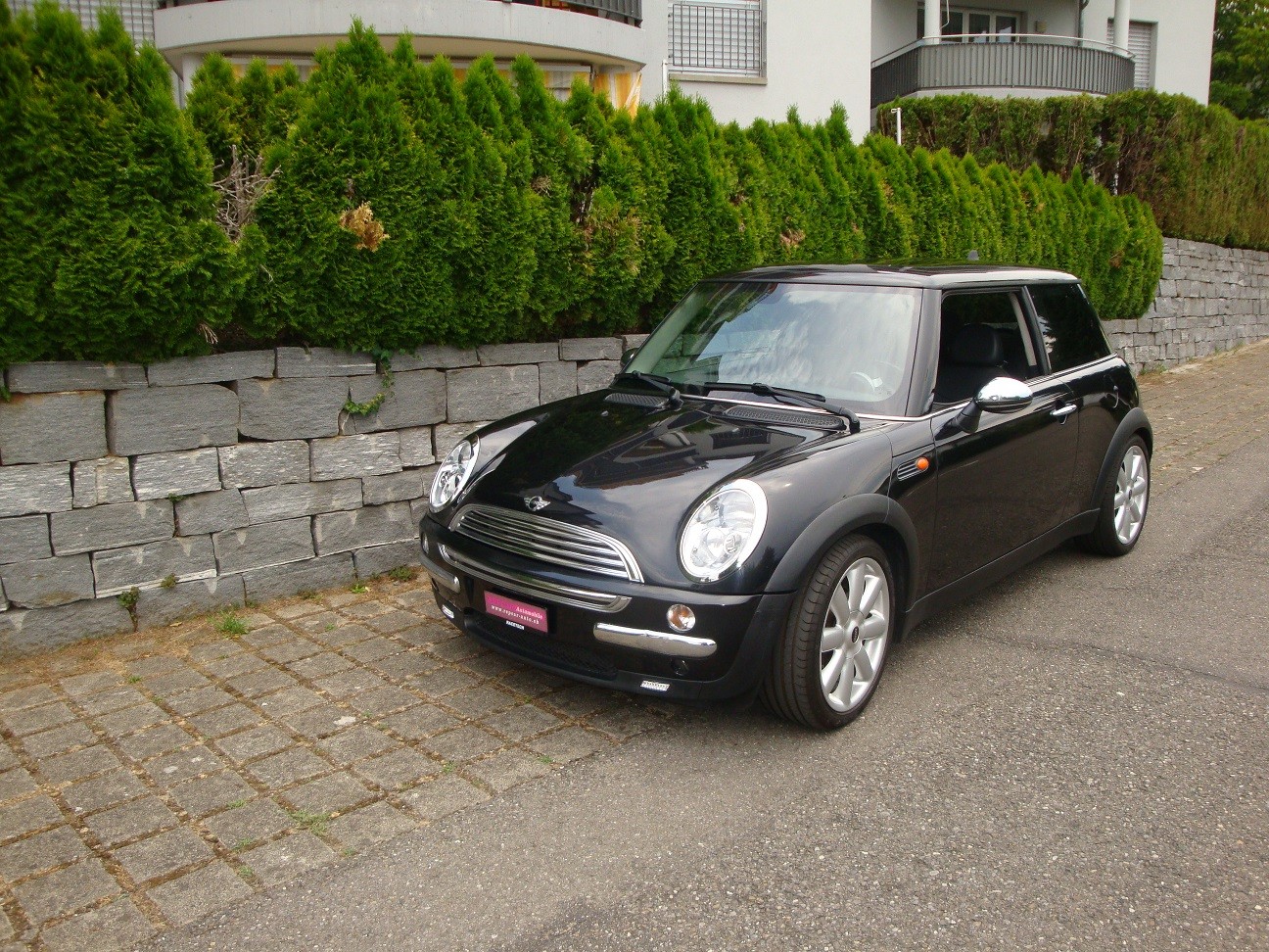 MINI One-image-2