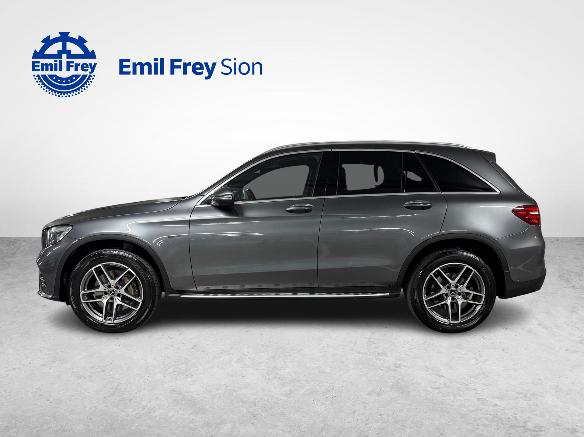 MERCEDES-BENZ GLC 350 e AMG Line 4m-image-5