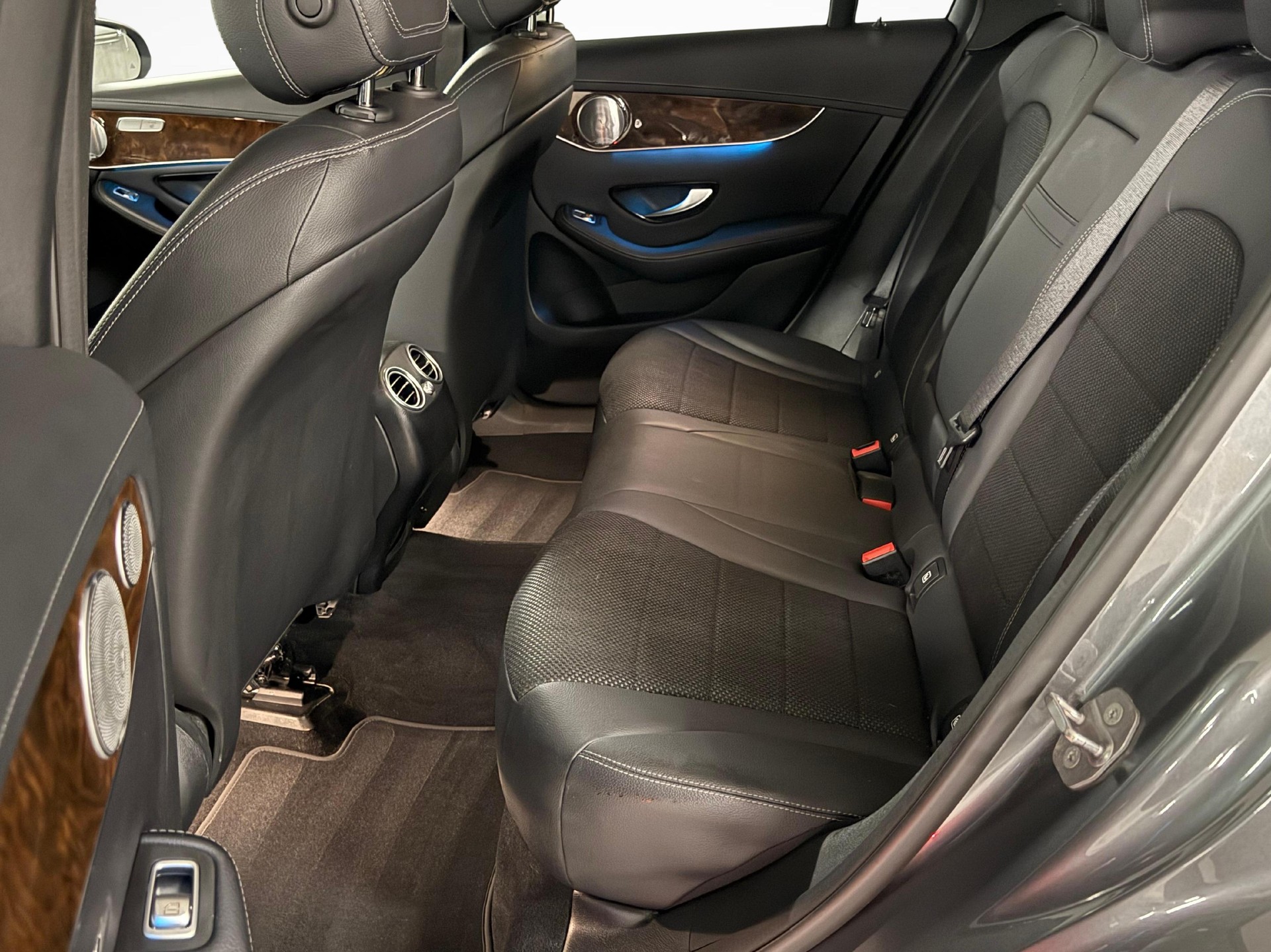 MERCEDES-BENZ GLC 350 e AMG Line 4m-image-11
