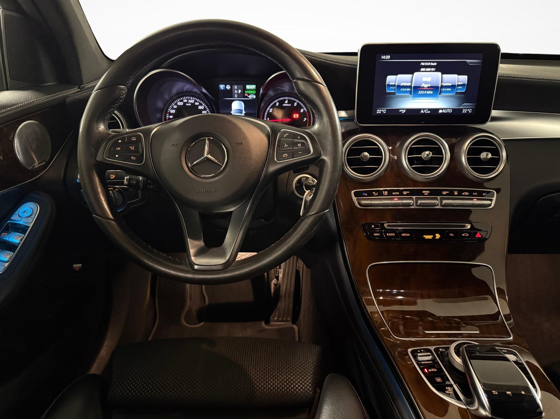 MERCEDES-BENZ GLC 350 e AMG Line 4m-image-13