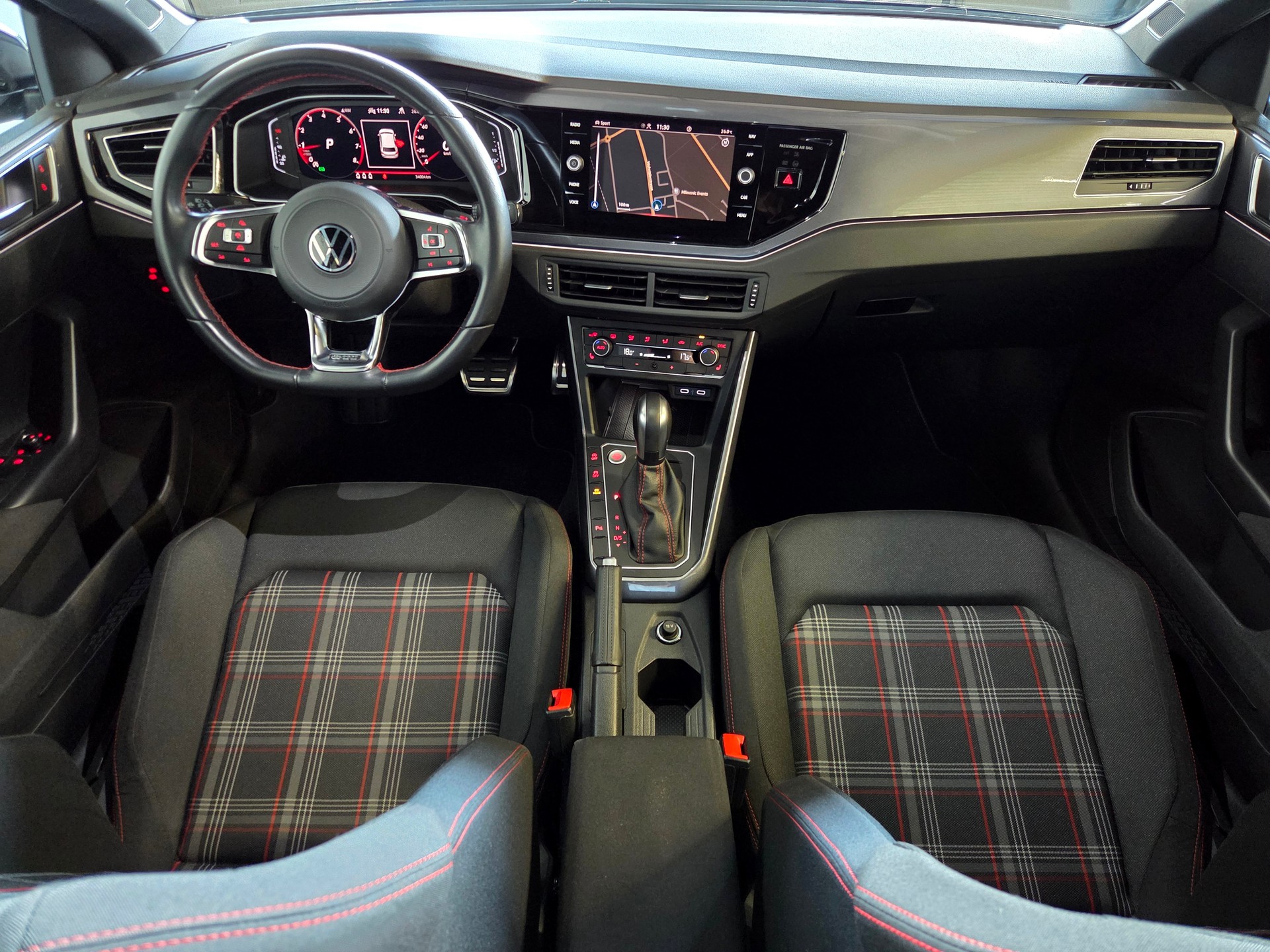 VW Polo 2.0 TSI GTI DSG-image-12