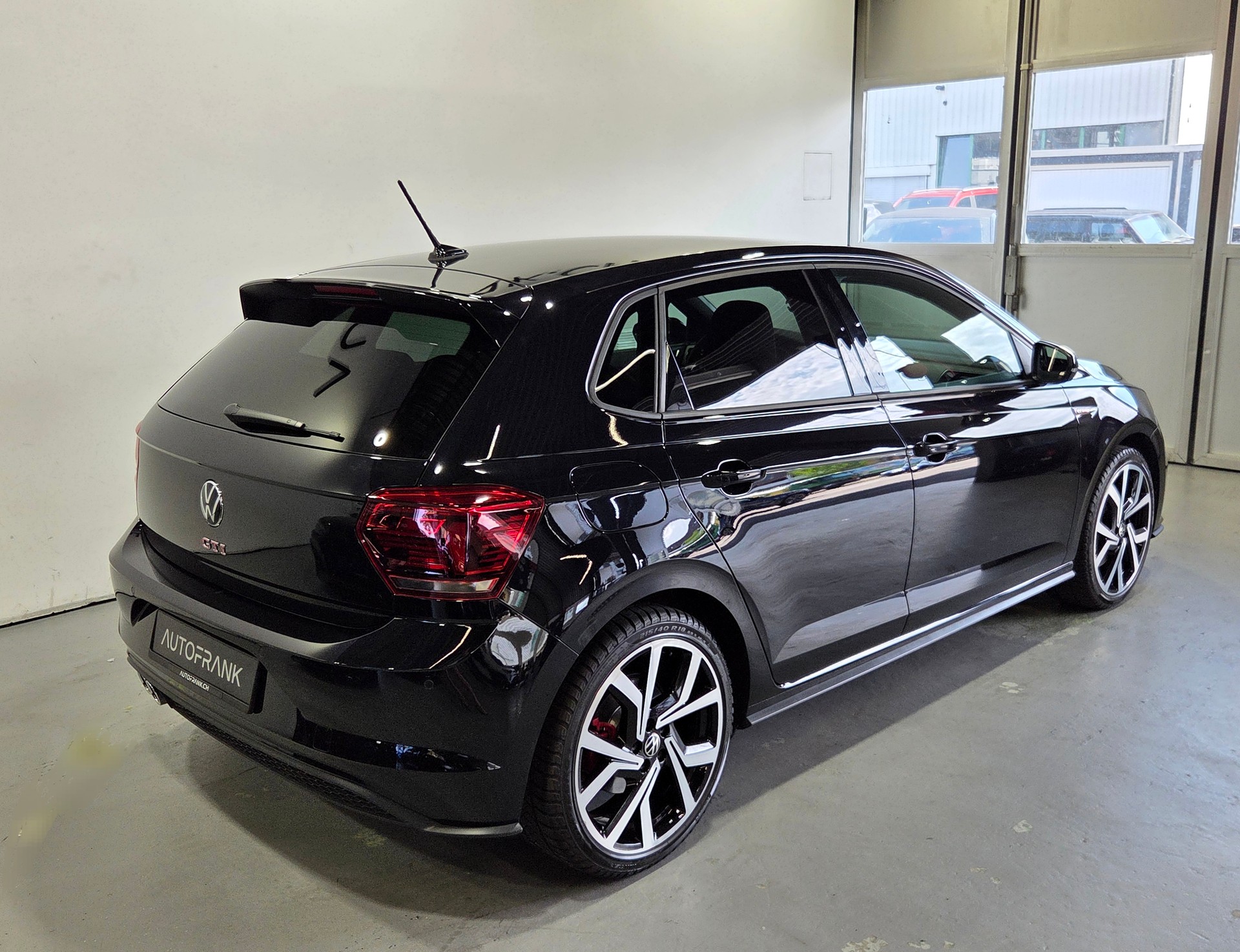 VW Polo 2.0 TSI GTI DSG-image-4