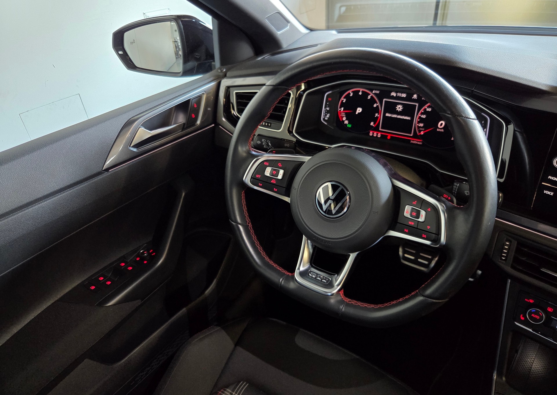 VW Polo 2.0 TSI GTI DSG-image-11