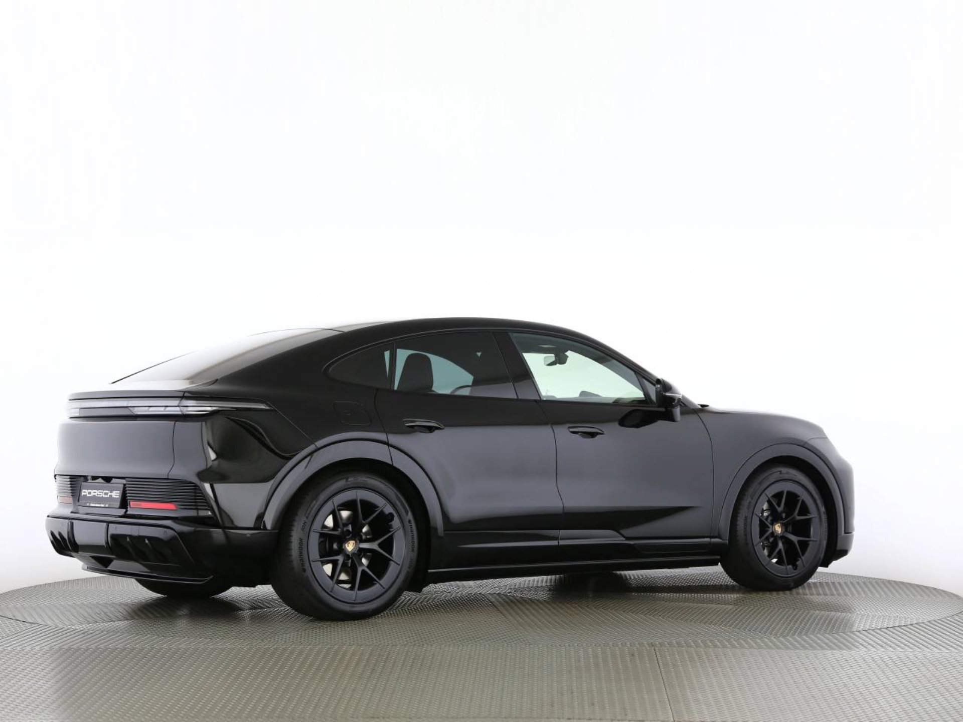 PORSCHE Cayenne Coupé Electric-image-21