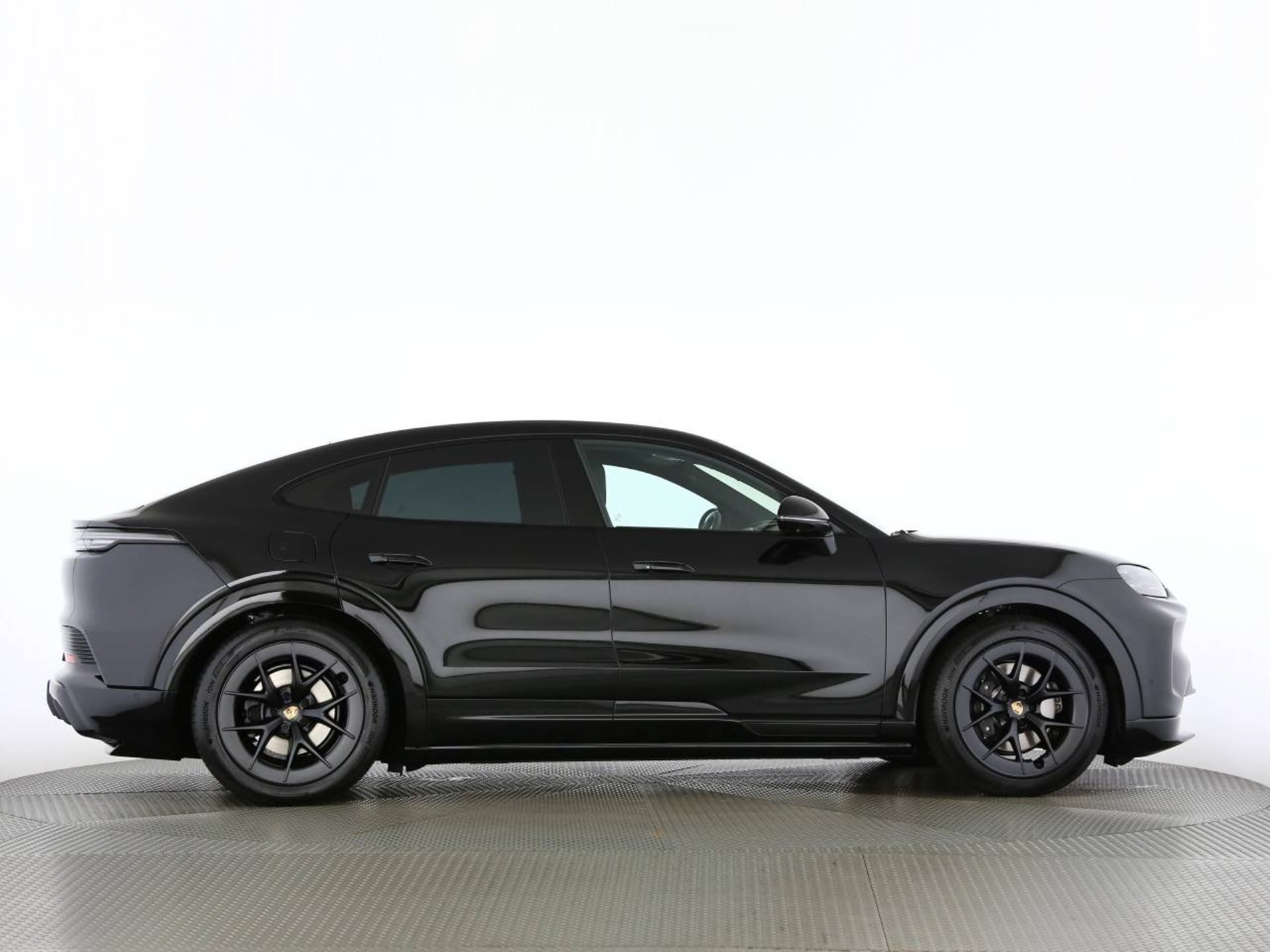 PORSCHE Cayenne Coupé Electric-image-23