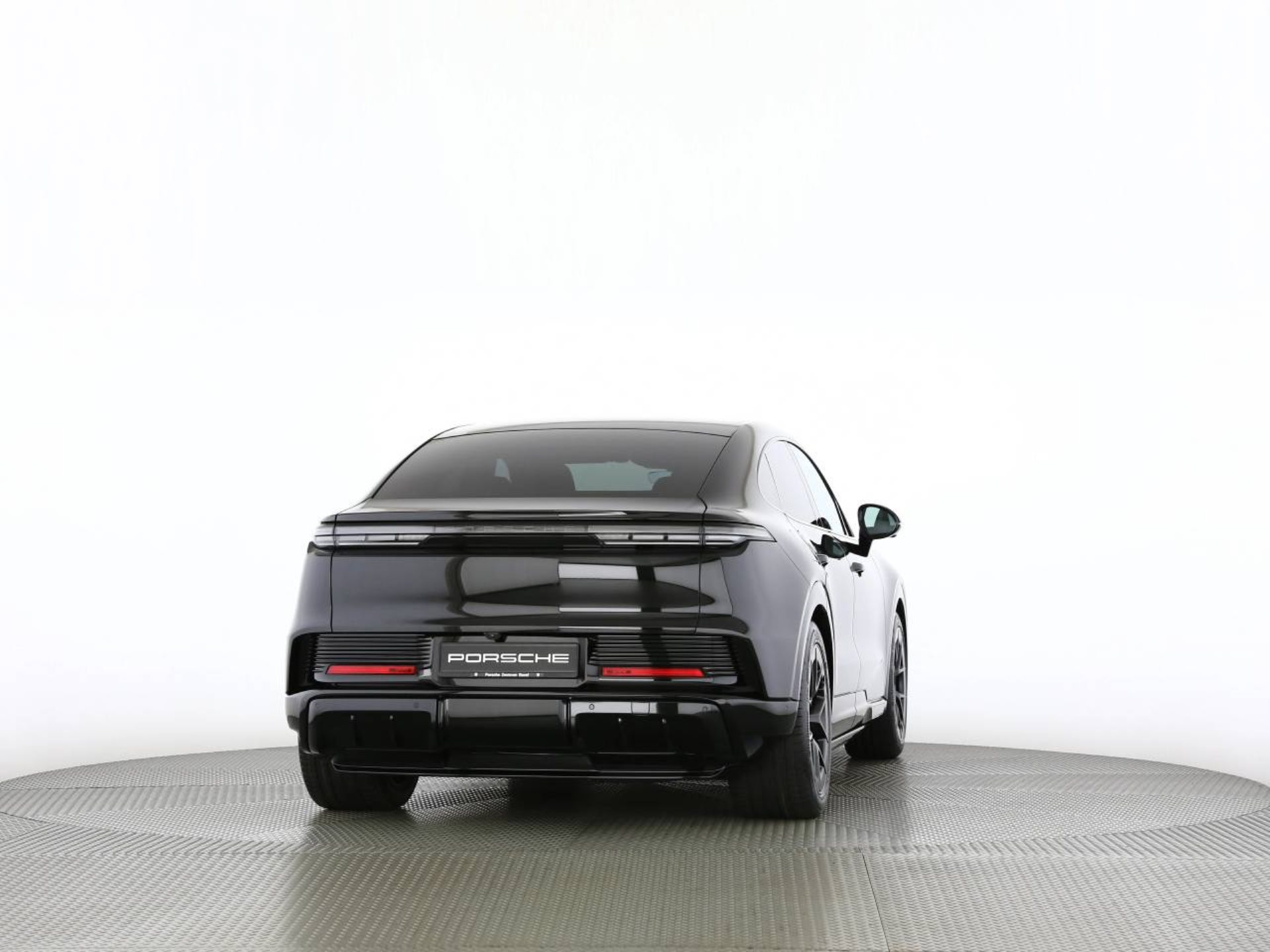 PORSCHE Cayenne Coupé Electric-image-18