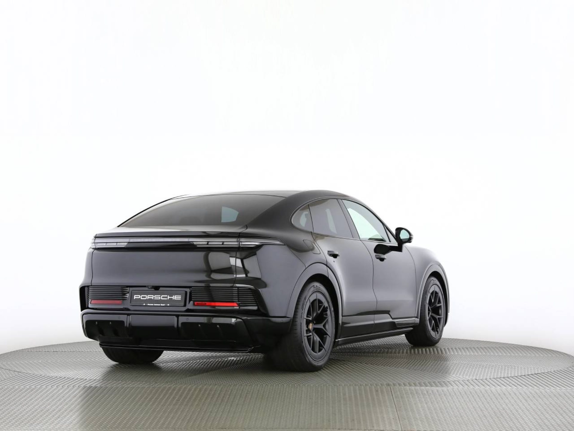 PORSCHE Cayenne Coupé Electric-image-19