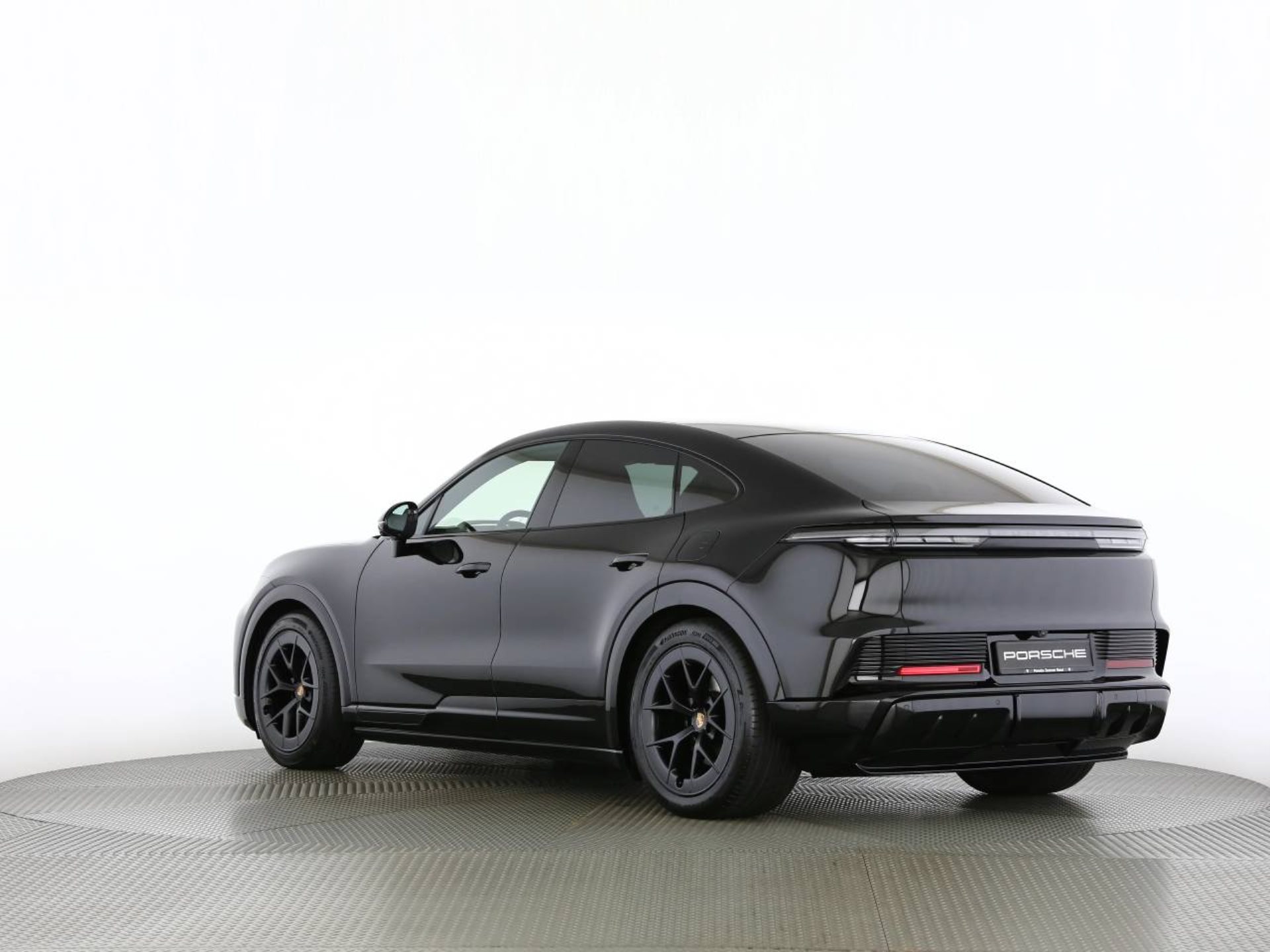 PORSCHE Cayenne Coupé Electric-image-16