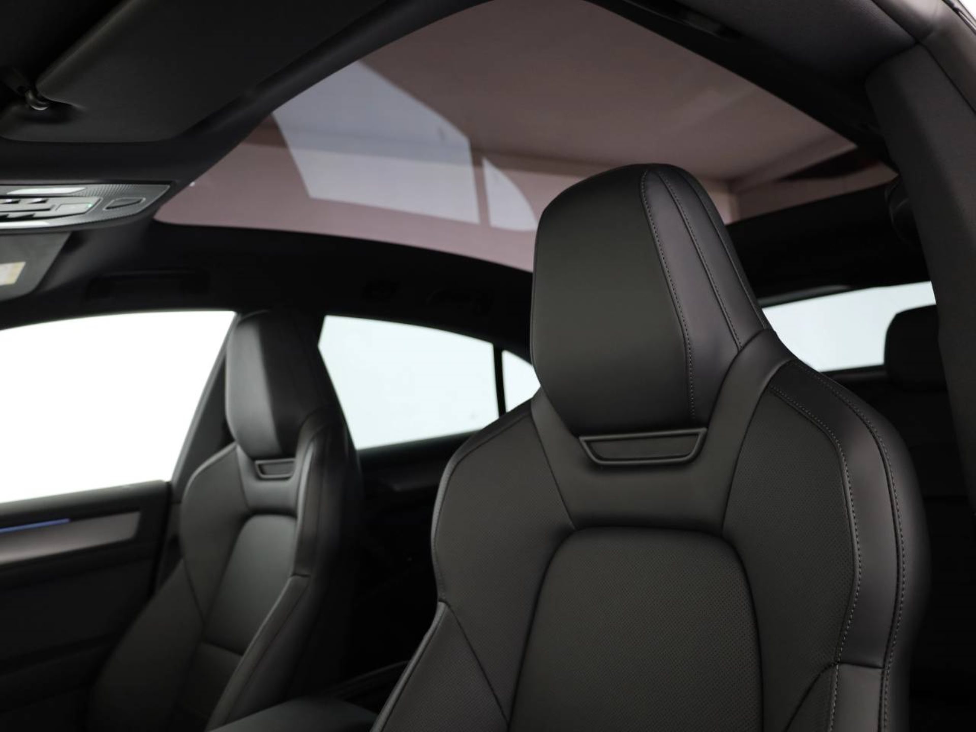 PORSCHE Cayenne Coupé Electric-image-4