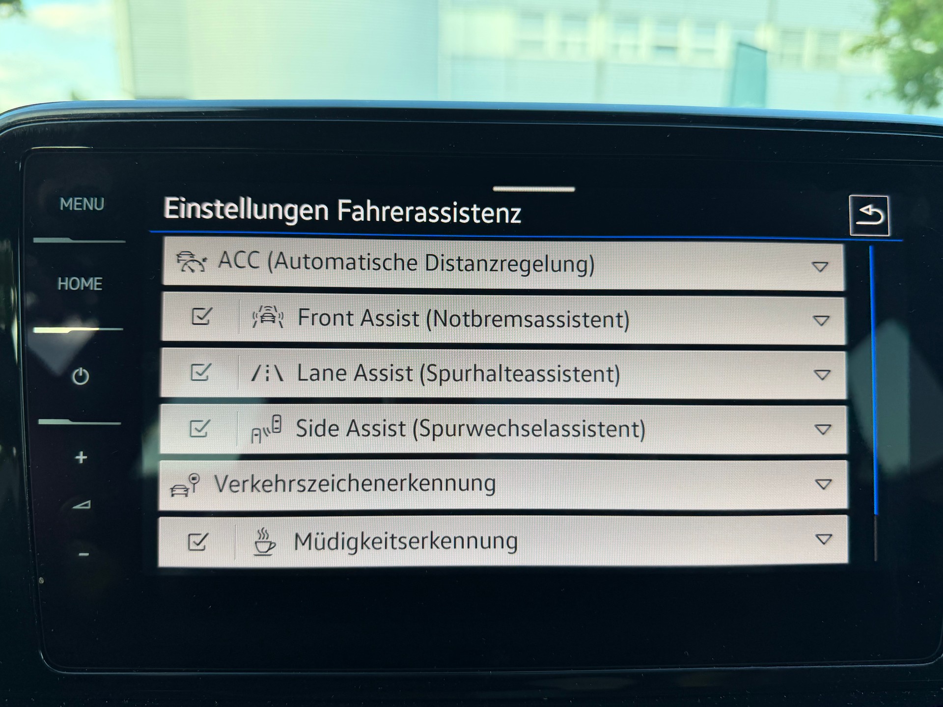 VW T-Roc 2.0 TSI R-Line DSG 4Motion-image-24