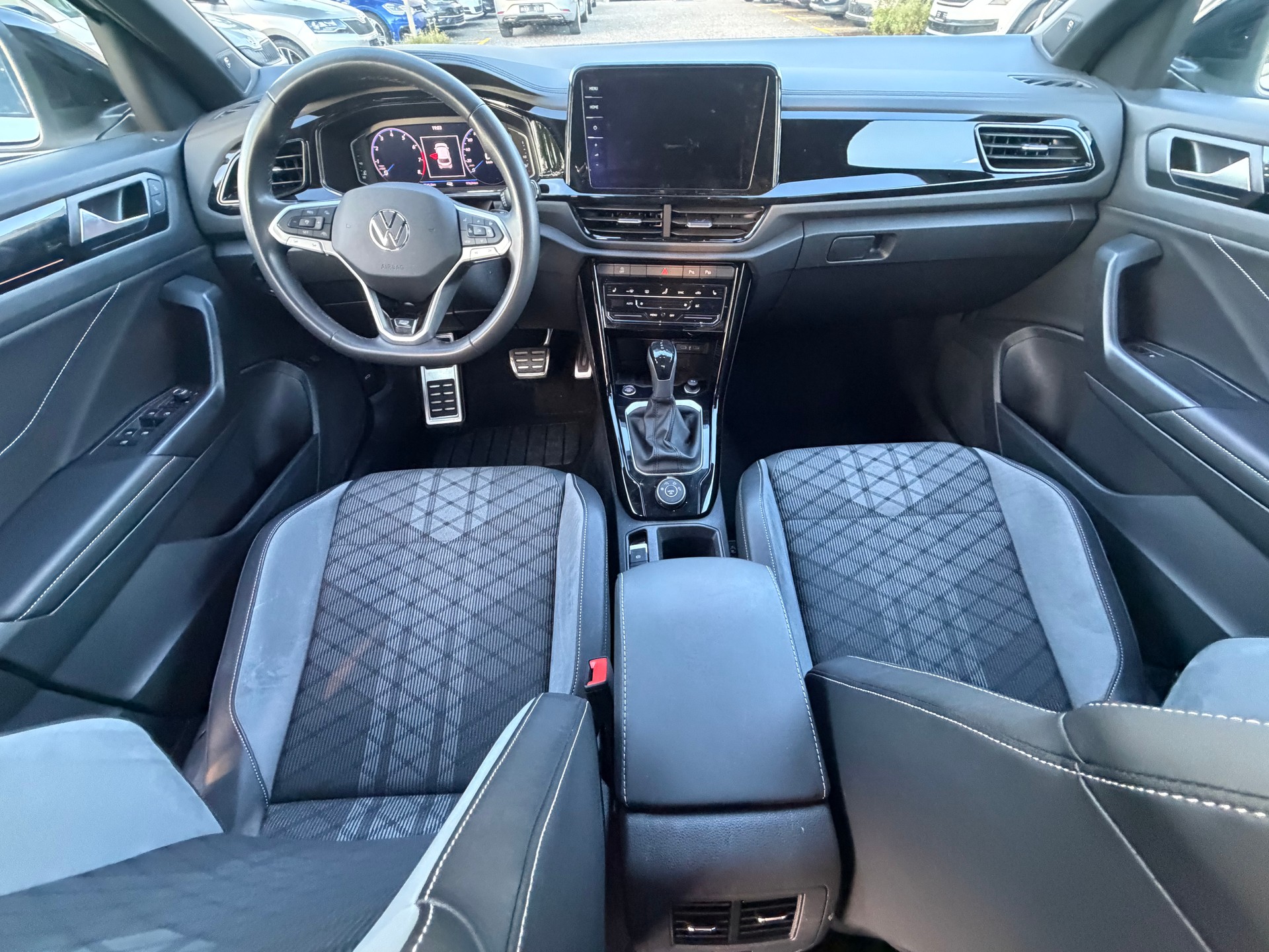 VW T-Roc 2.0 TSI R-Line DSG 4Motion-image-9