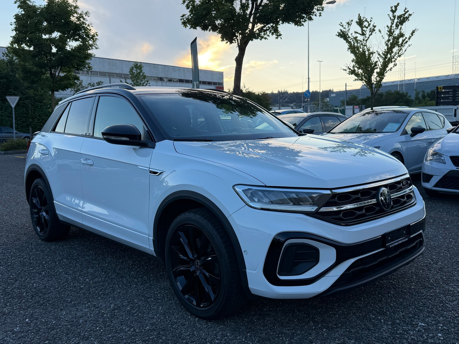 VW T-Roc 2.0 TSI R-Line DSG 4Motion-showroom-element-2
