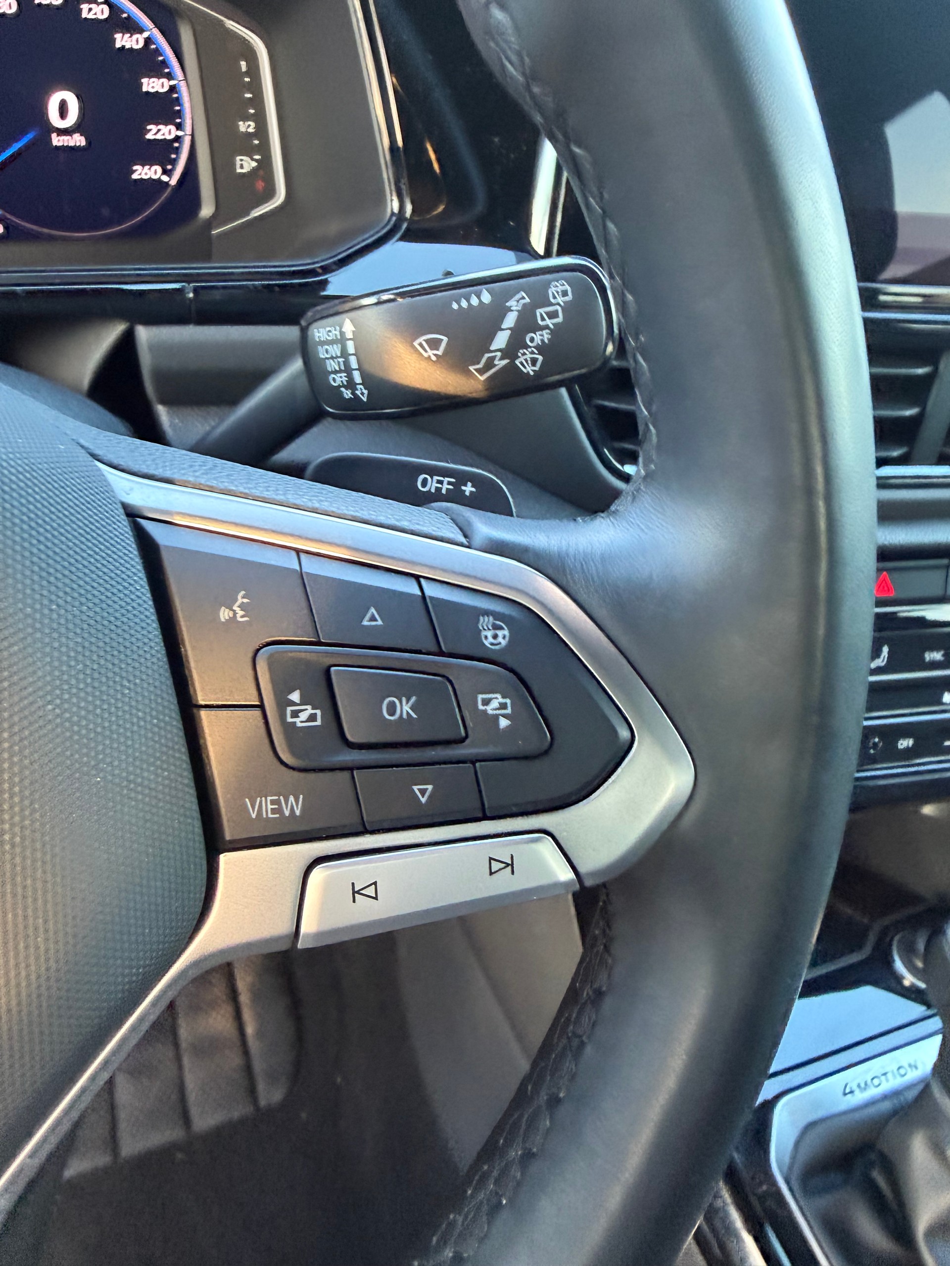 VW T-Roc 2.0 TSI R-Line DSG 4Motion-image-13