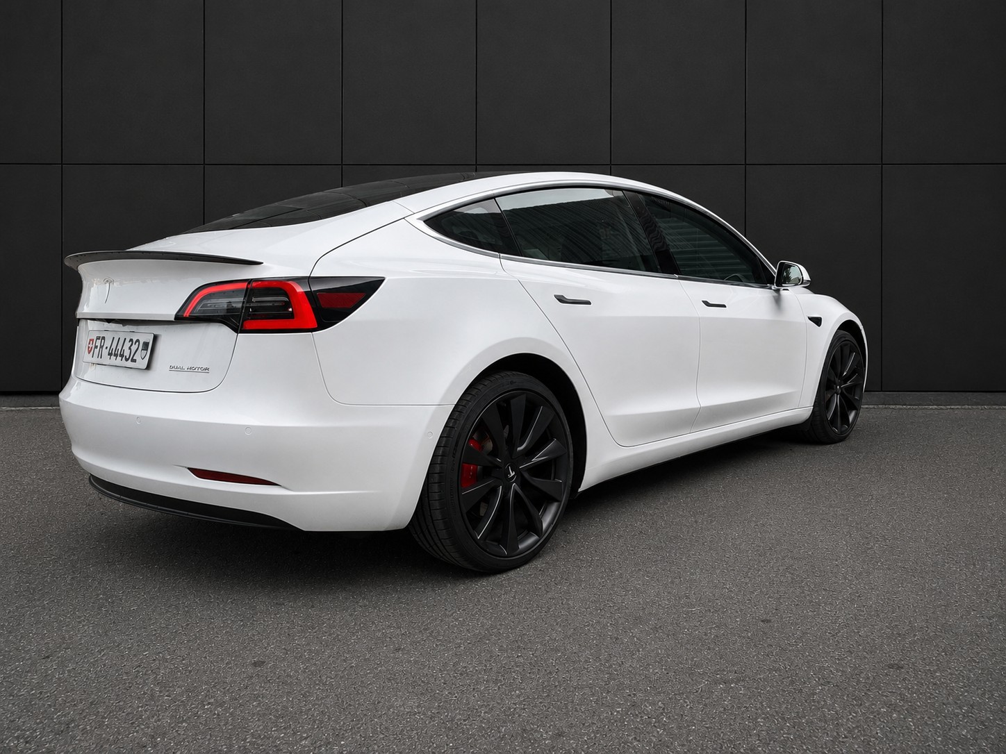 TESLA Performance D-image-2