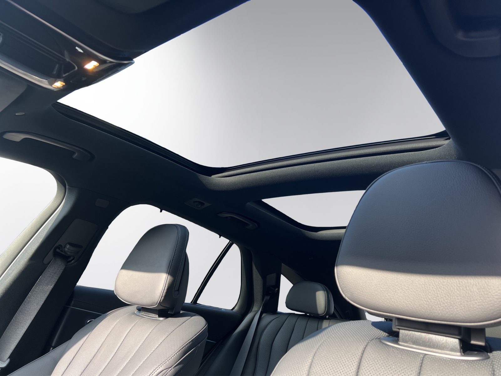MERCEDES-BENZ E 220 d T 4Matic 9G-Tronic-image-9