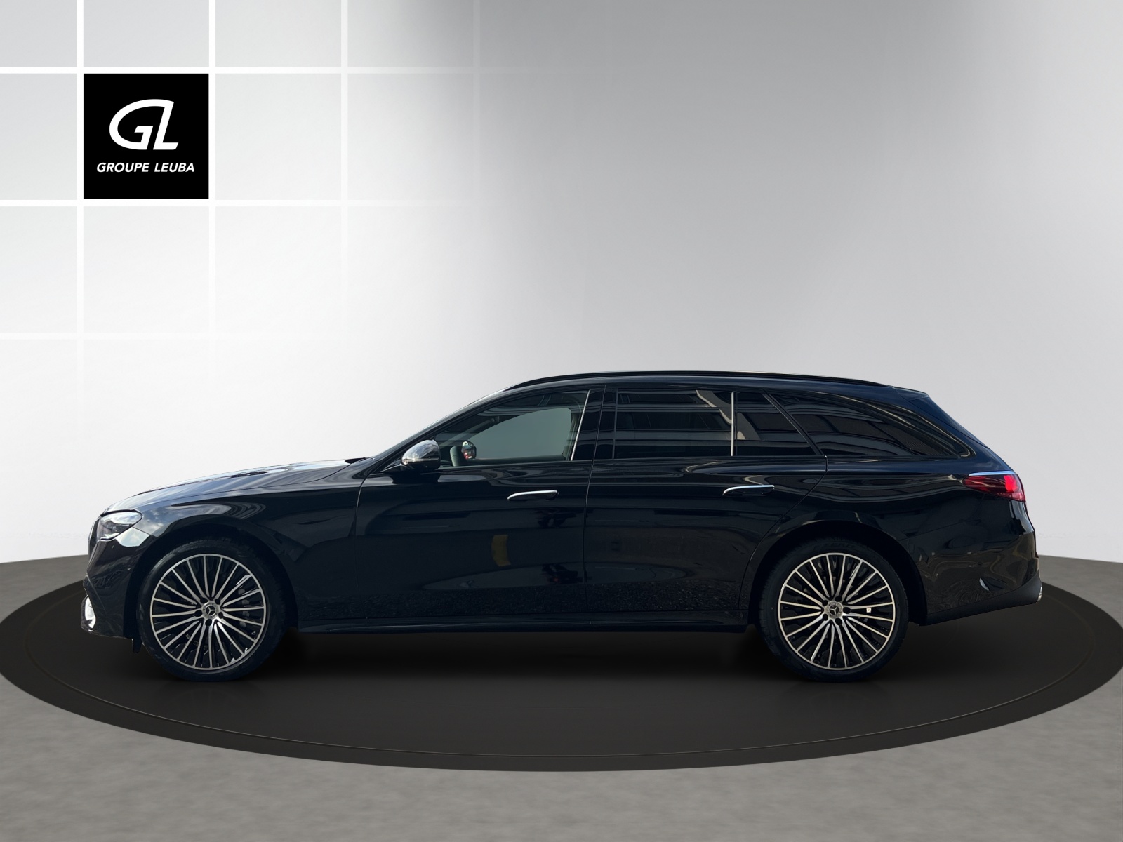MERCEDES-BENZ E 220 d T 4Matic 9G-Tronic-showroom-element-2