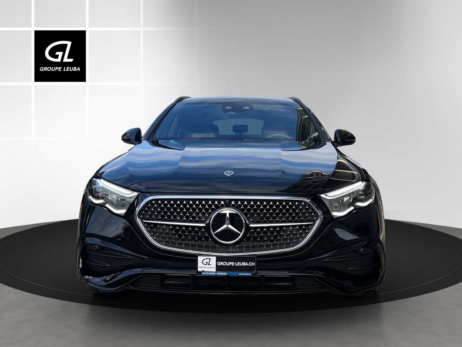 MERCEDES-BENZ E 220 d T 4Matic 9G-Tronic-showroom-element-1