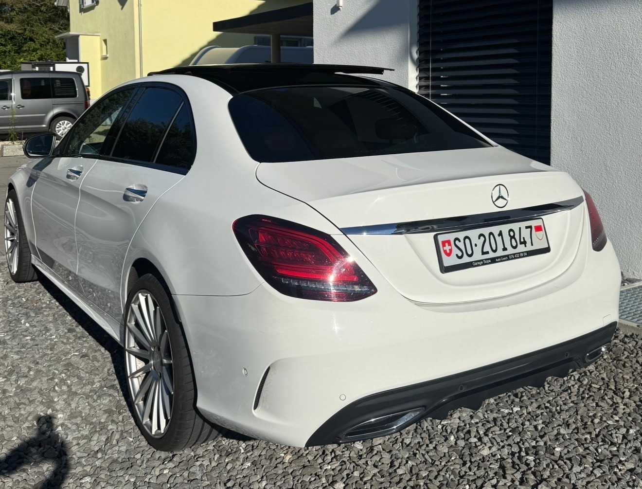 MERCEDES-BENZ C 220 d AMG Line 4Matic 9G-Tronic-image-2