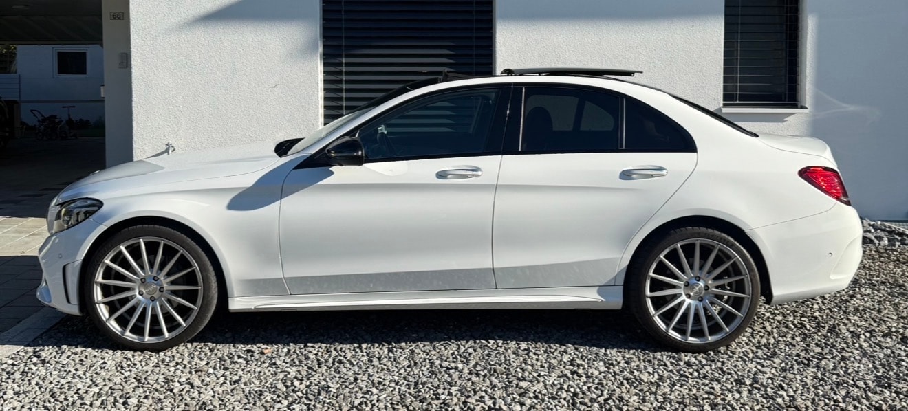 MERCEDES-BENZ C 220 d AMG Line 4Matic 9G-Tronic-image-1