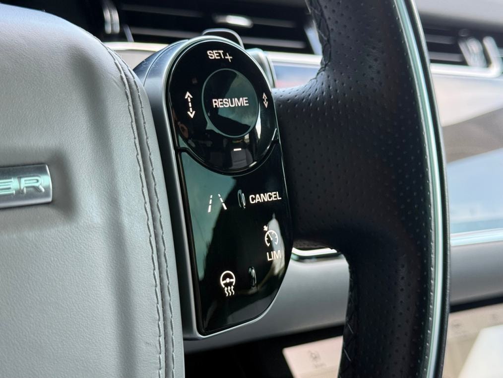 LAND ROVER Range Rover Evoque R-Dyn First Edi P 250 HSE AT9-image-10