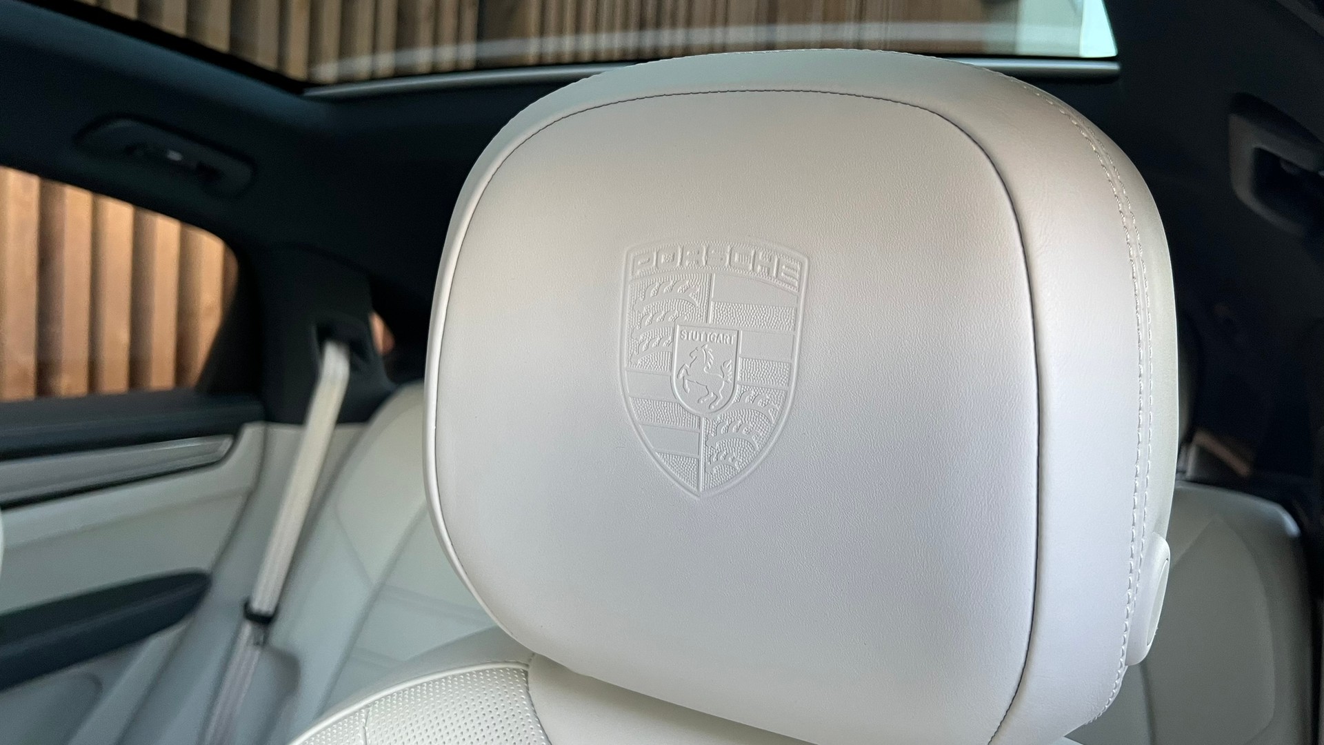 PORSCHE CAYENNE COUPÉ E-HYBRID PLATINUM EDITION l 462 PS-image-25