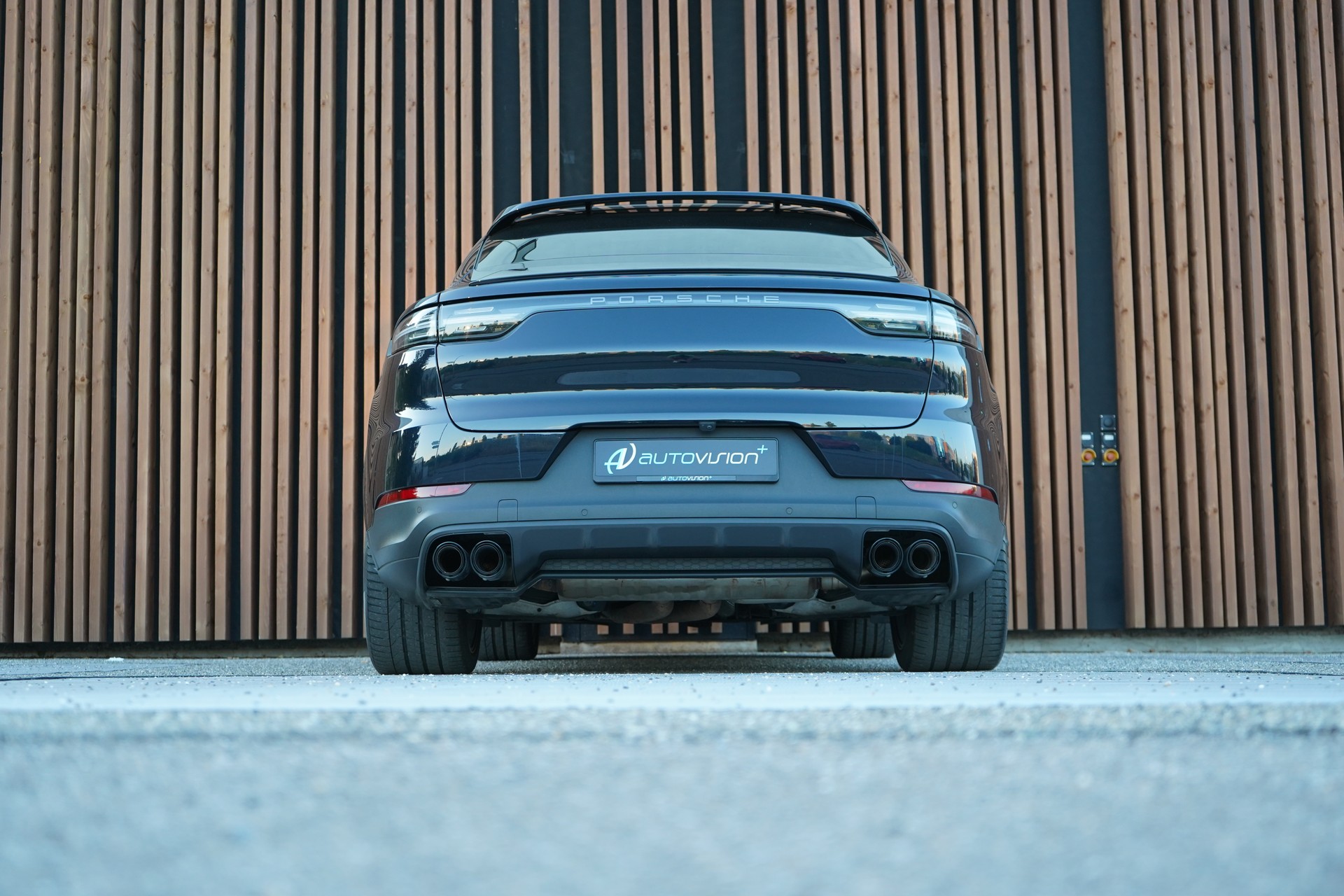 PORSCHE CAYENNE COUPÉ E-HYBRID PLATINUM EDITION l 462 PS-image-13