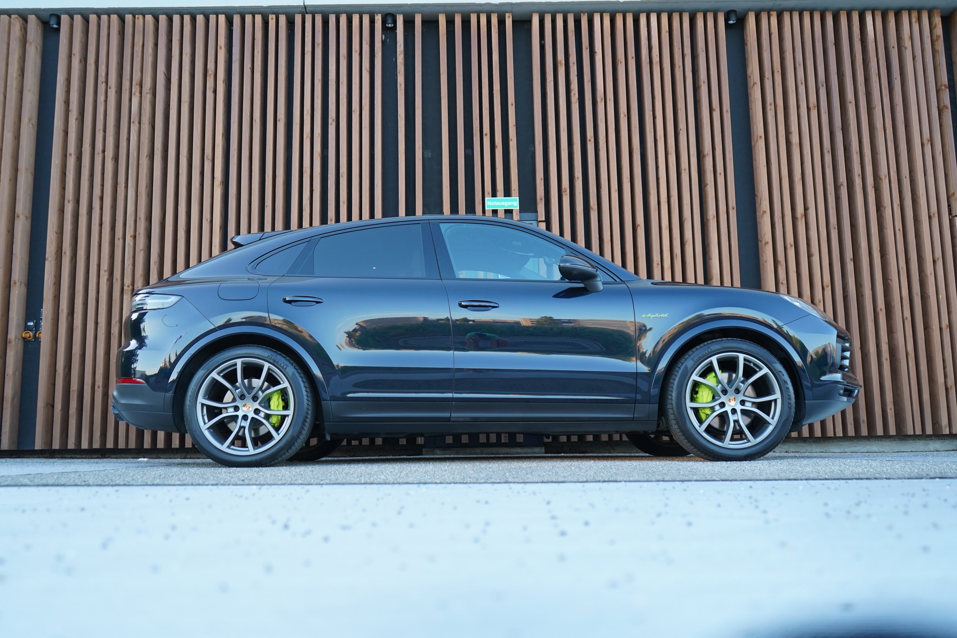 PORSCHE CAYENNE COUPÉ E-HYBRID PLATINUM EDITION l 462 PS