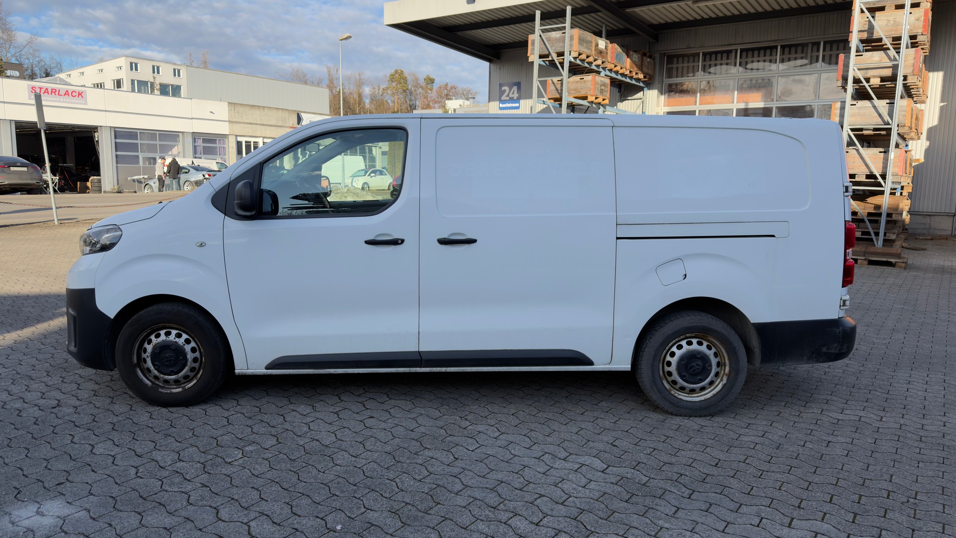 TOYOTA Proace 2.0D Panel Van L2 Luna-image-1