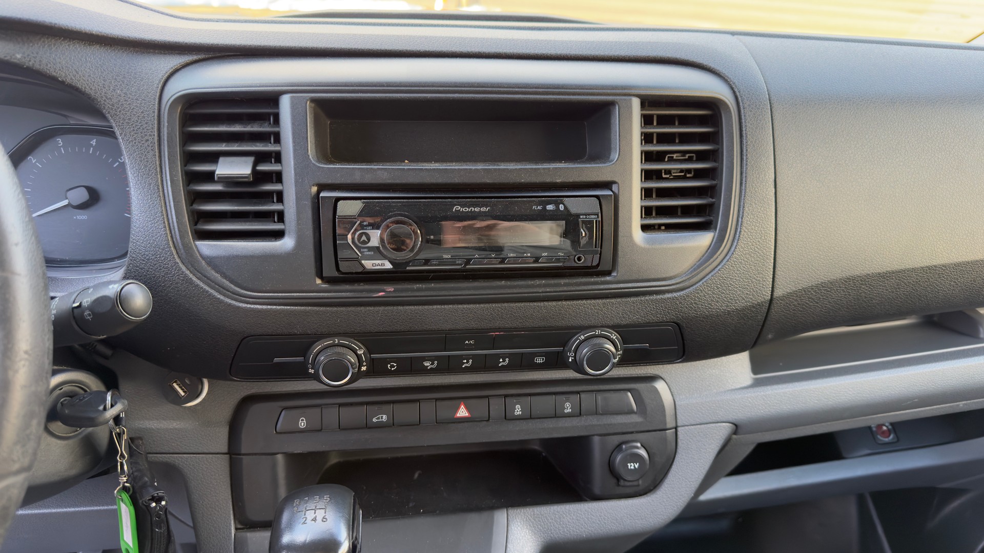 TOYOTA Proace 2.0D Panel Van L2 Luna-image-10