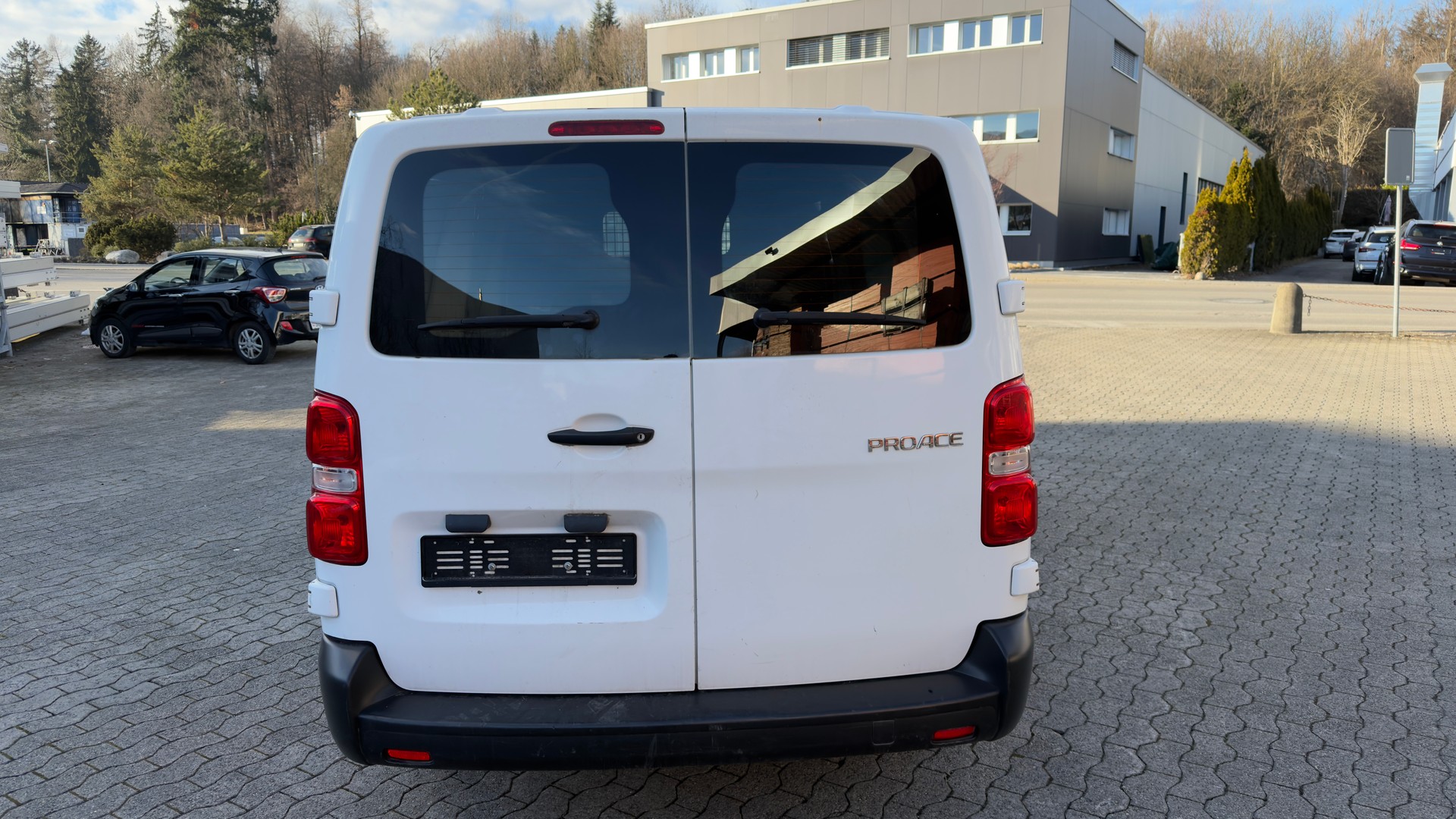 TOYOTA Proace 2.0D Panel Van L2 Luna-image-3