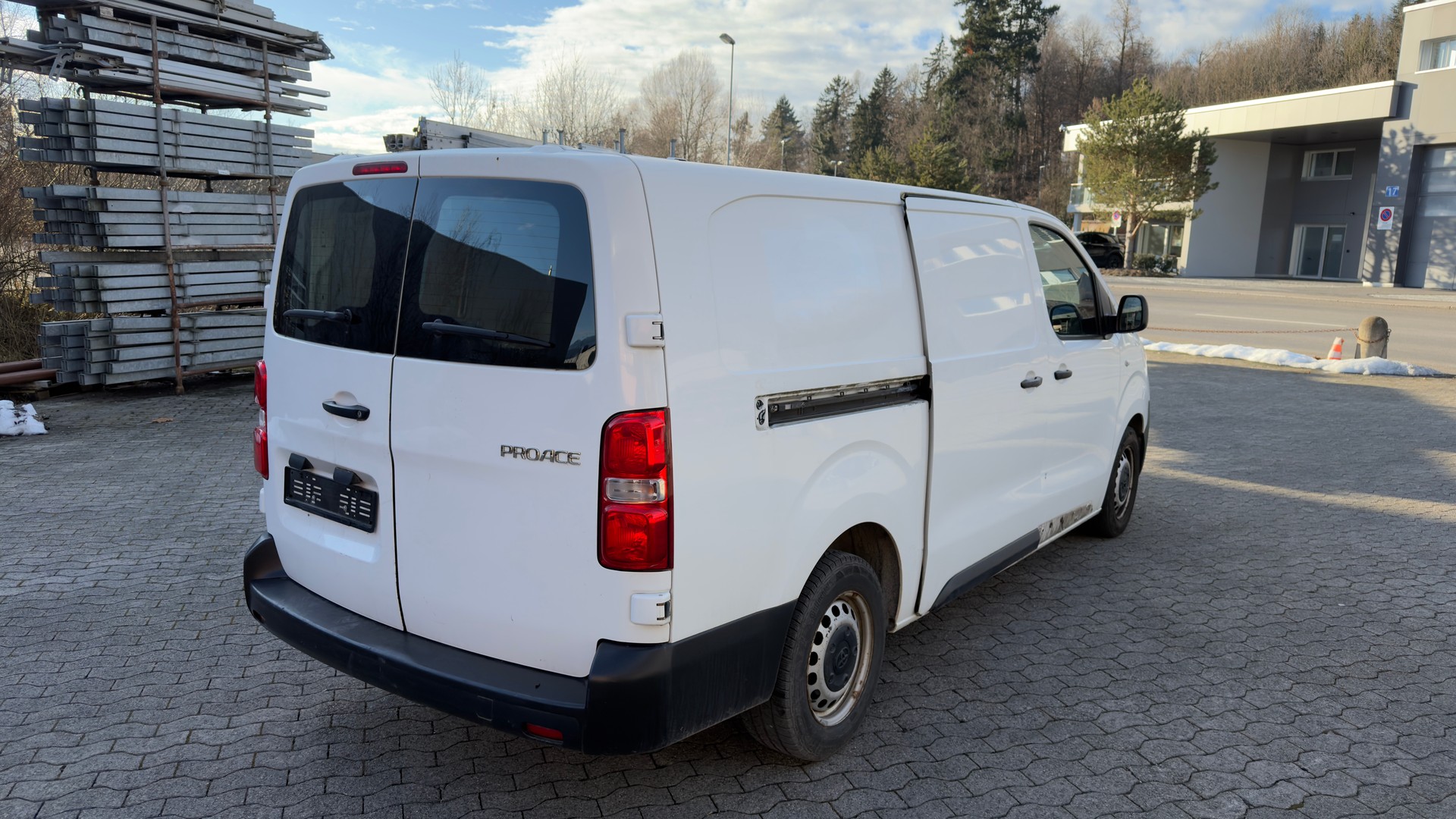 TOYOTA Proace 2.0D Panel Van L2 Luna-image-4