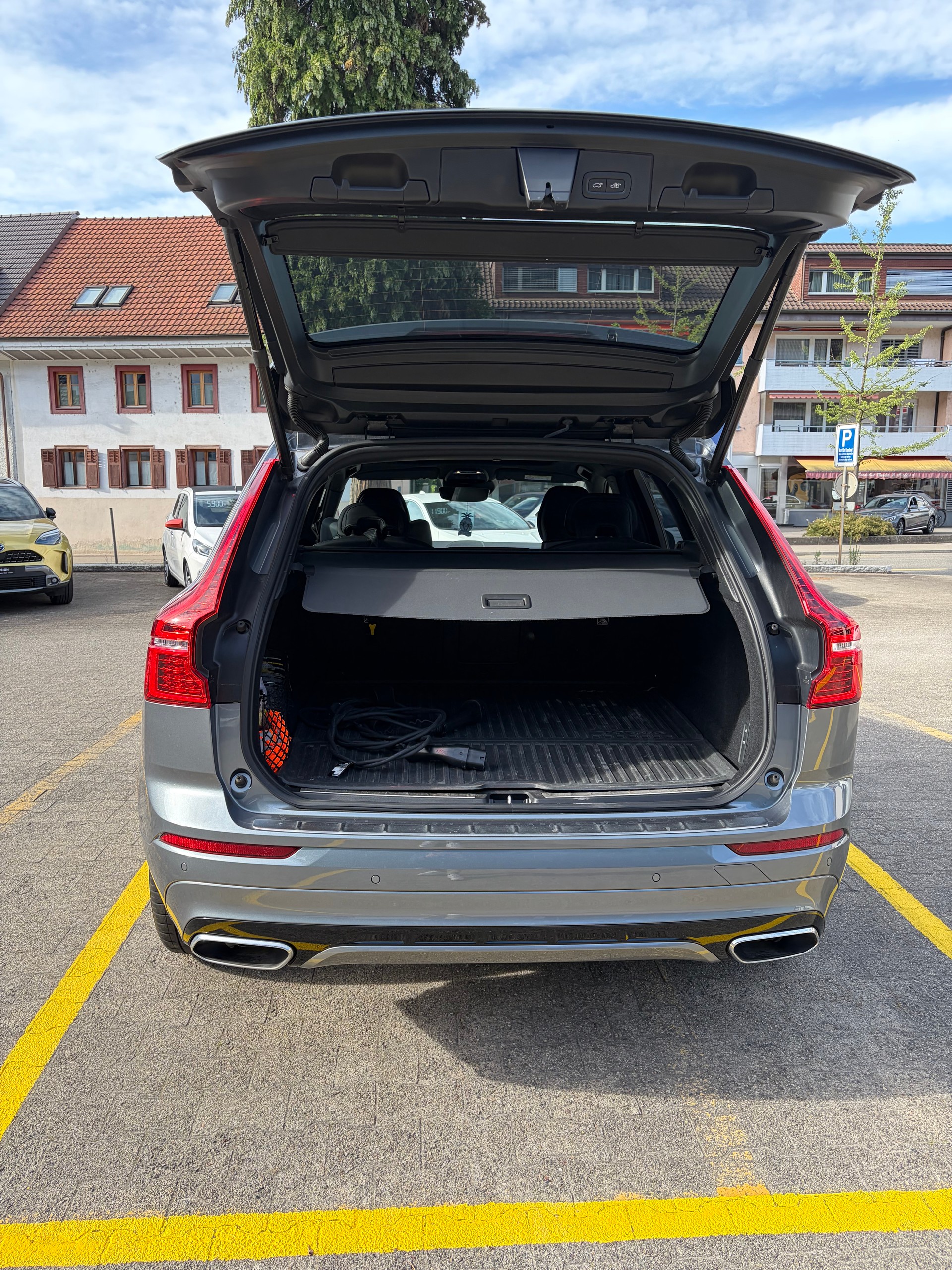 VOLVO 2.0 T8 TE R-Design eAWD-image-5