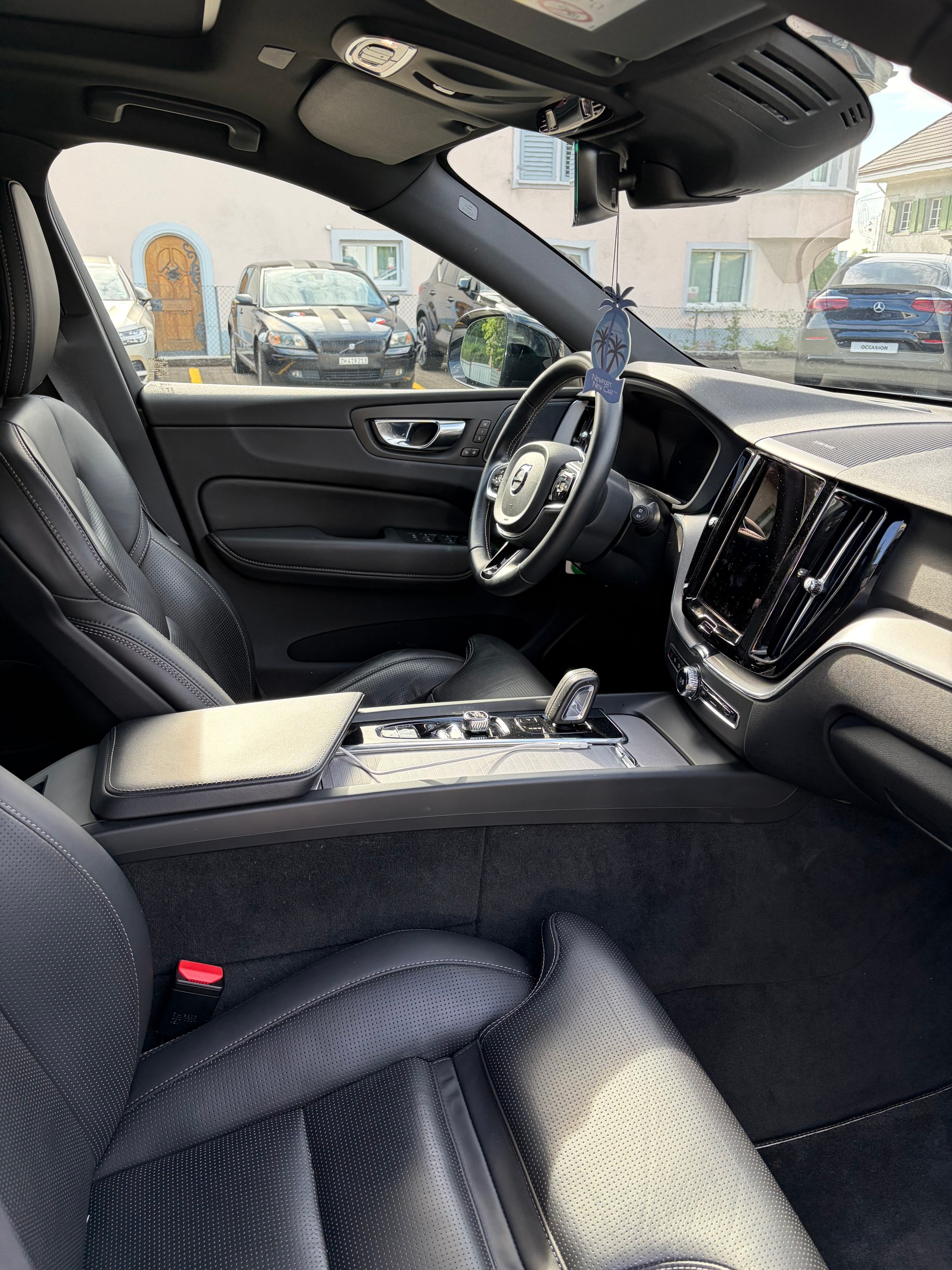 VOLVO 2.0 T8 TE R-Design eAWD-image-4