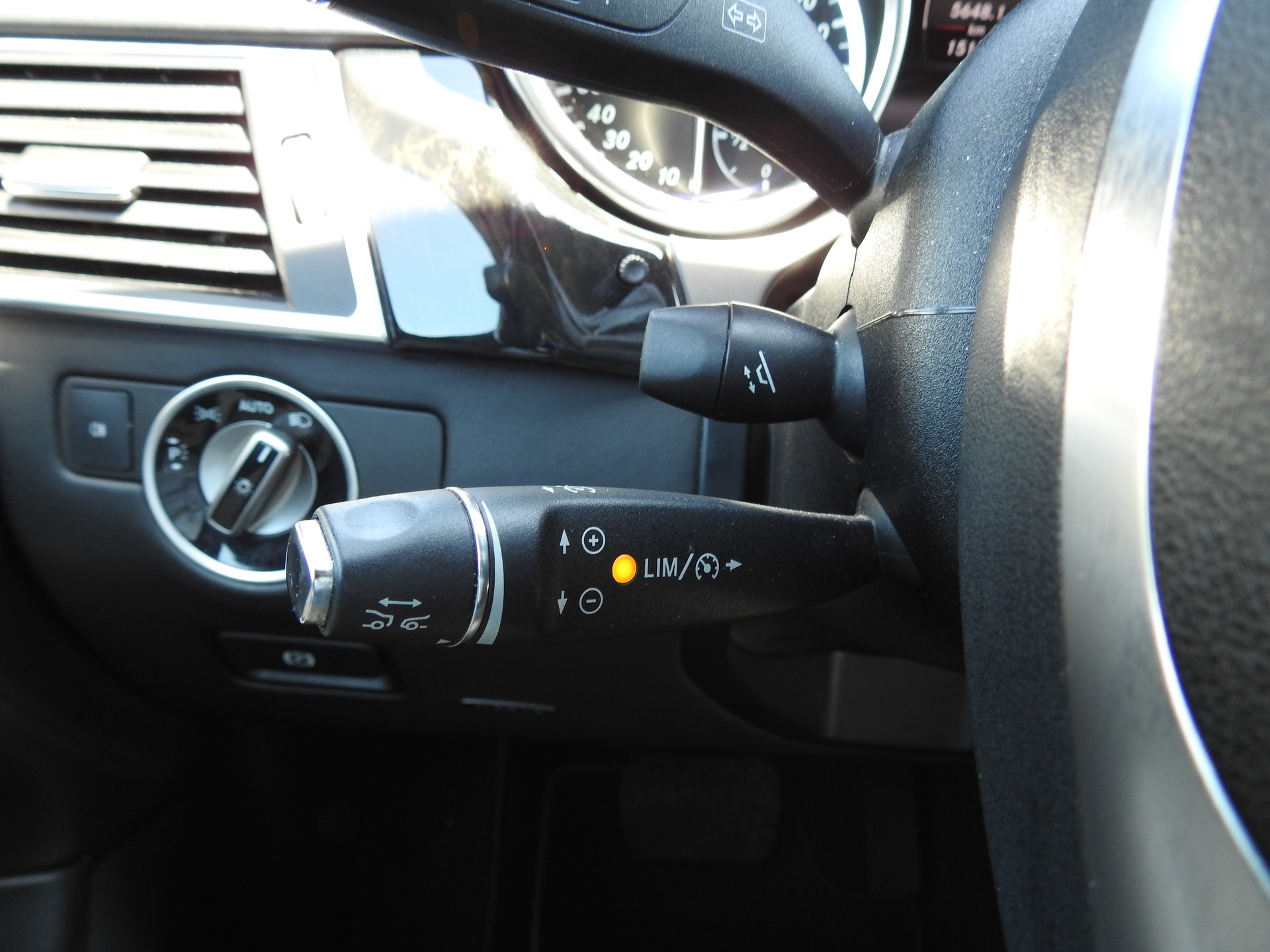 MERCEDES-BENZ GL 500 4Matic 7G-Tronic-image-25