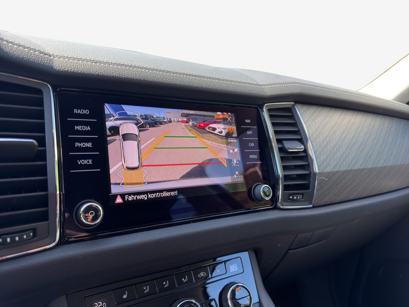 SKODA Kodiaq 2.0 TDI CR Style 4x4 DSG-image-15