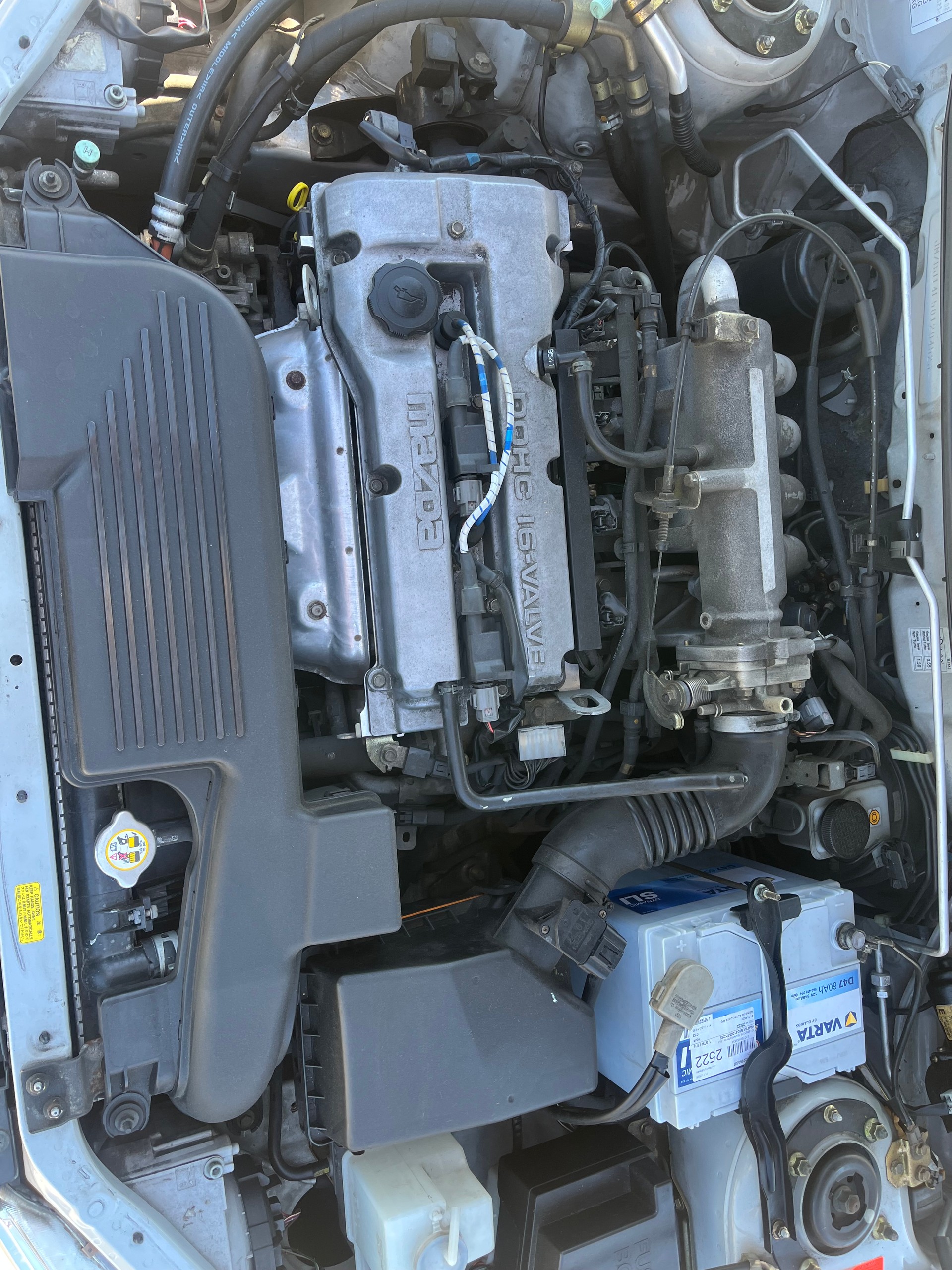 MAZDA 323 F 1.5i-16V Active-image-12
