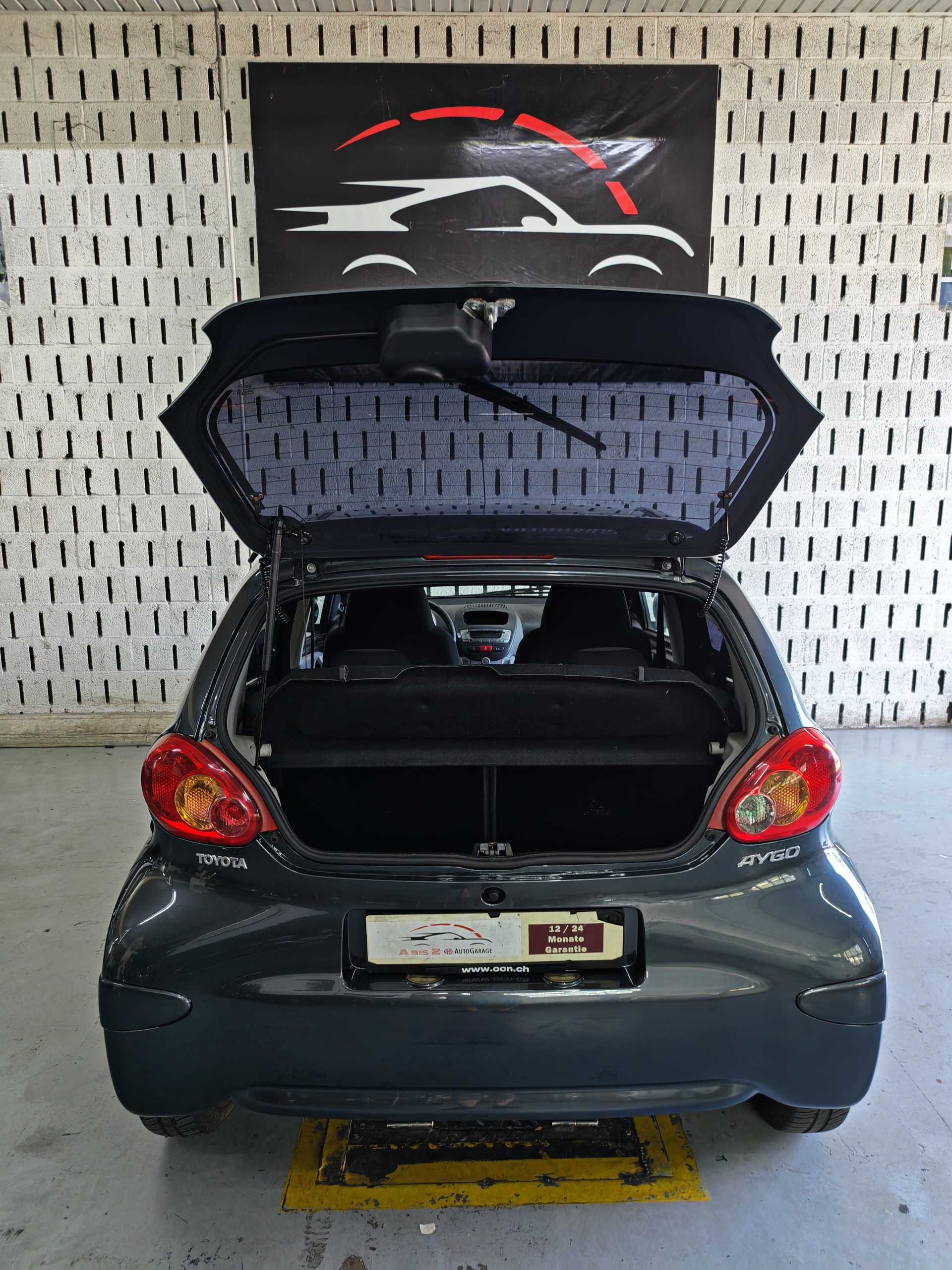 TOYOTA Aygo 1.0 Linea Sol-image-12