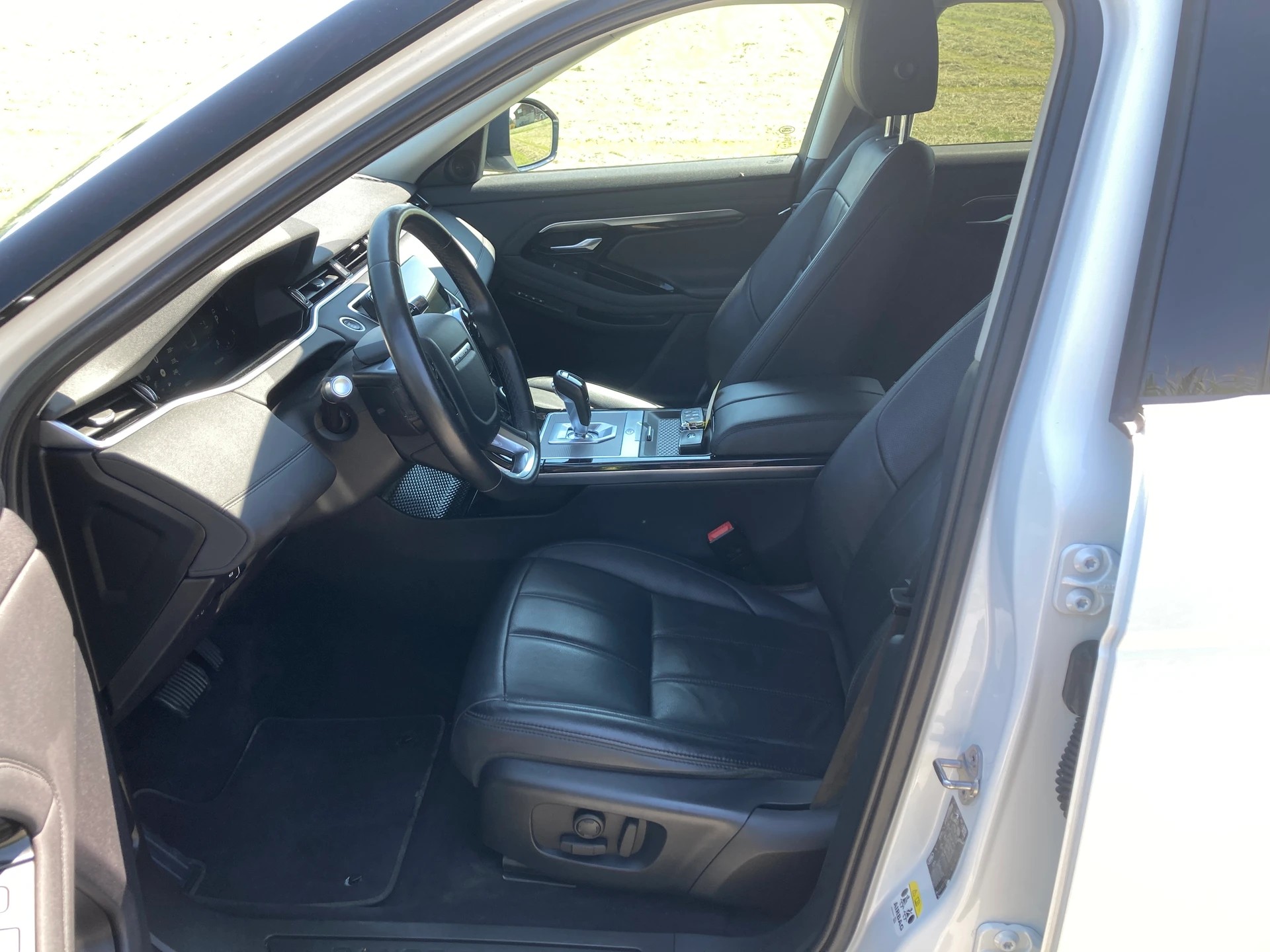 LAND ROVER Range Rover Evoque D 150 SE AT9-image-7