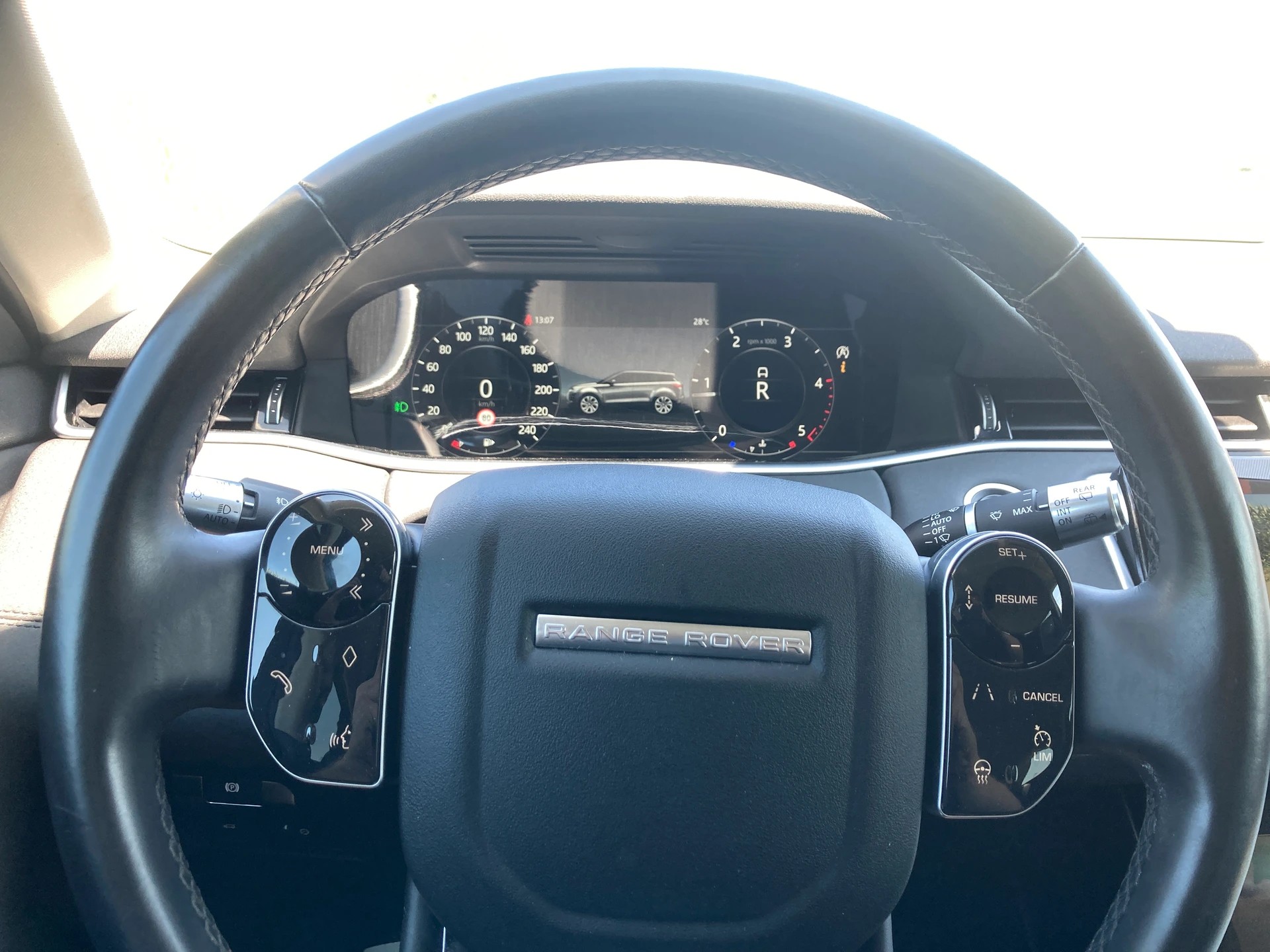 LAND ROVER Range Rover Evoque D 150 SE AT9-image-11