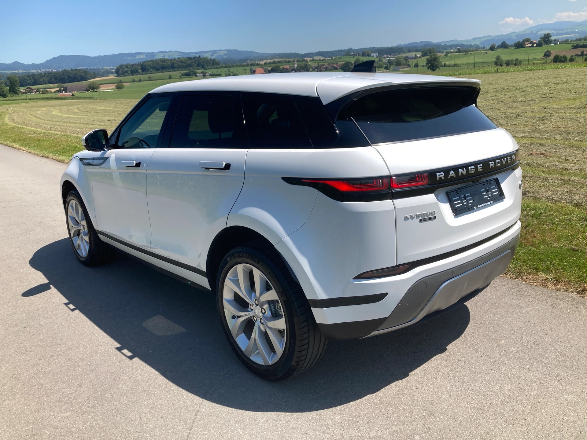LAND ROVER Range Rover Evoque D 150 SE AT9-image-3