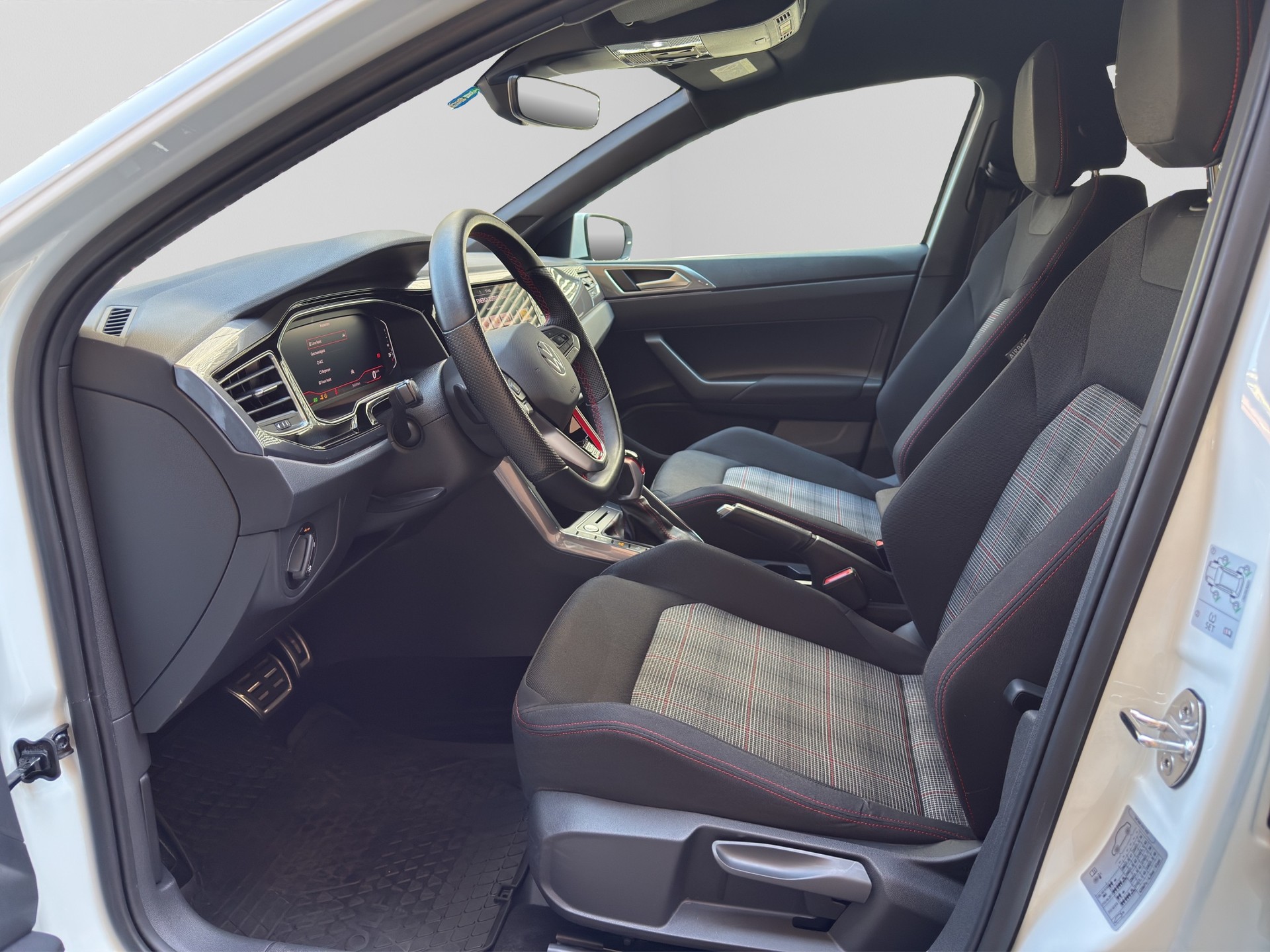 VW Polo 2.0 TSI GTI 75 Edition-image-11