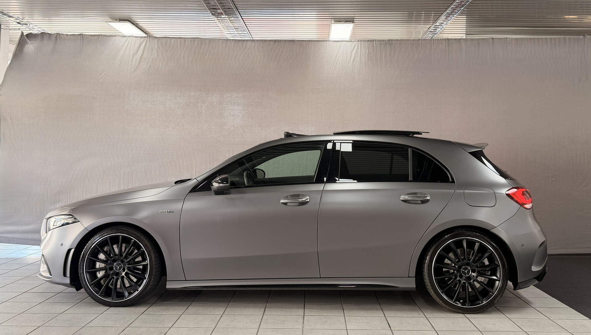 MERCEDES-BENZ A 35 AMG 4Matic Speedshift-image-1