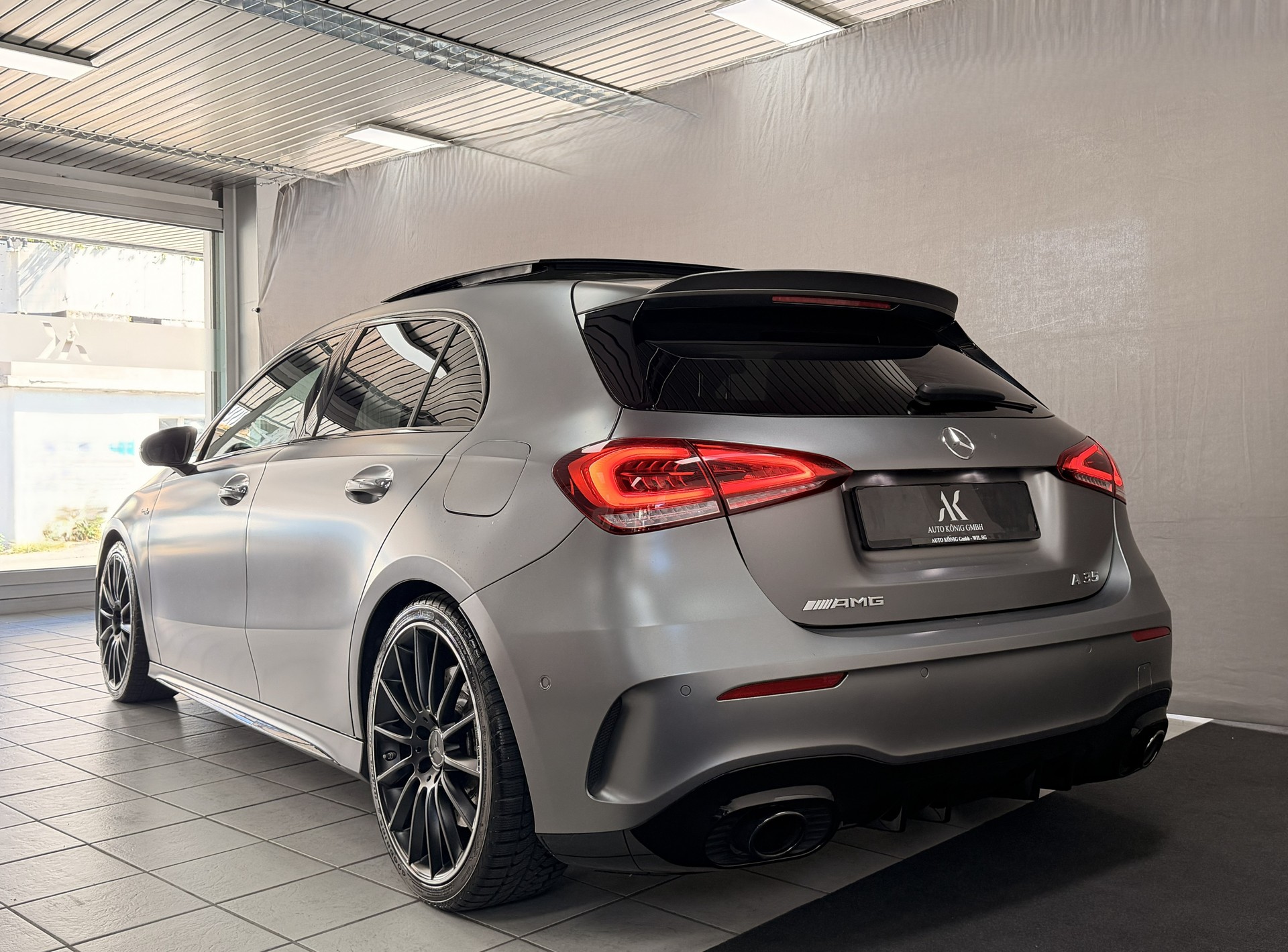 MERCEDES-BENZ A 35 AMG 4Matic Speedshift-image-2